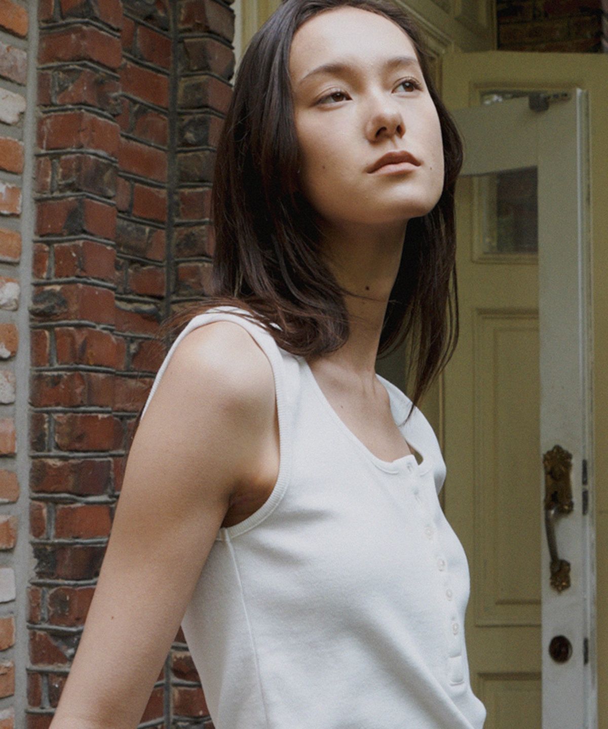 퀸스래빗(Q'SRB) Fine Ribbed Button Sleeveless Top_4colors