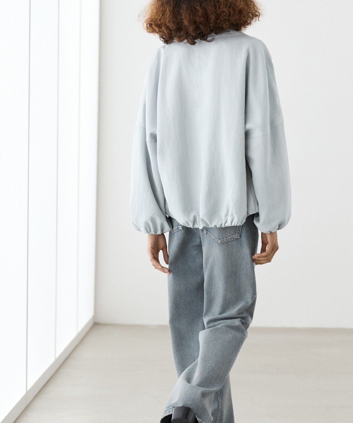 마시모두띠(MASSIMO DUTTI) 포켓 디테일 하이넥 봄버 자켓