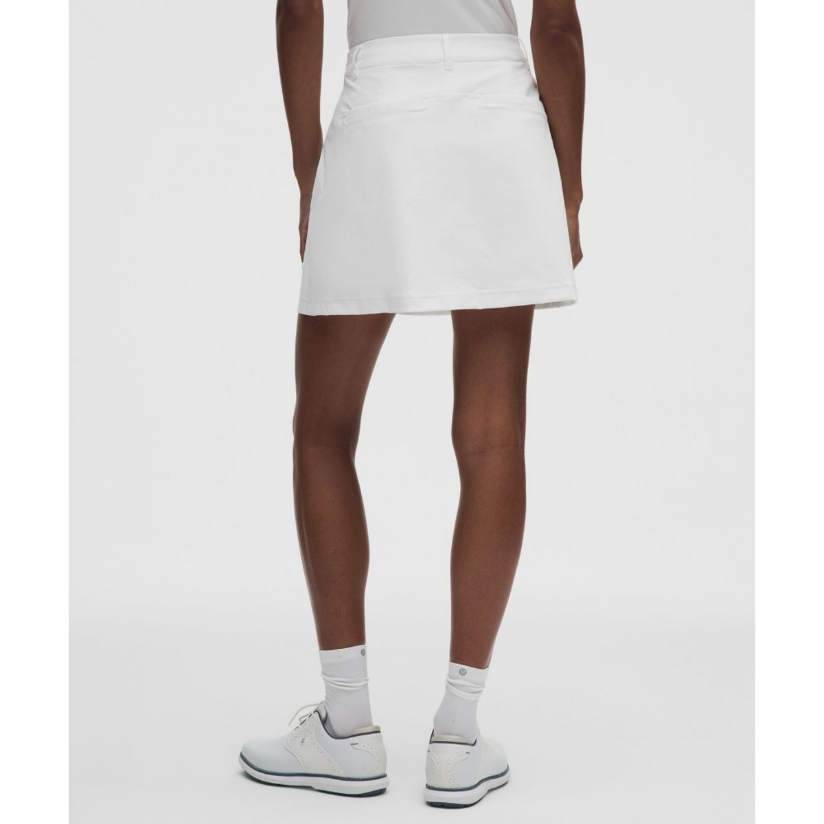 룰루레몬(LULULEMON) 스트레치 트윌 프런트 플리트 골프 스커트 *임브로이더드 로고  WHT
