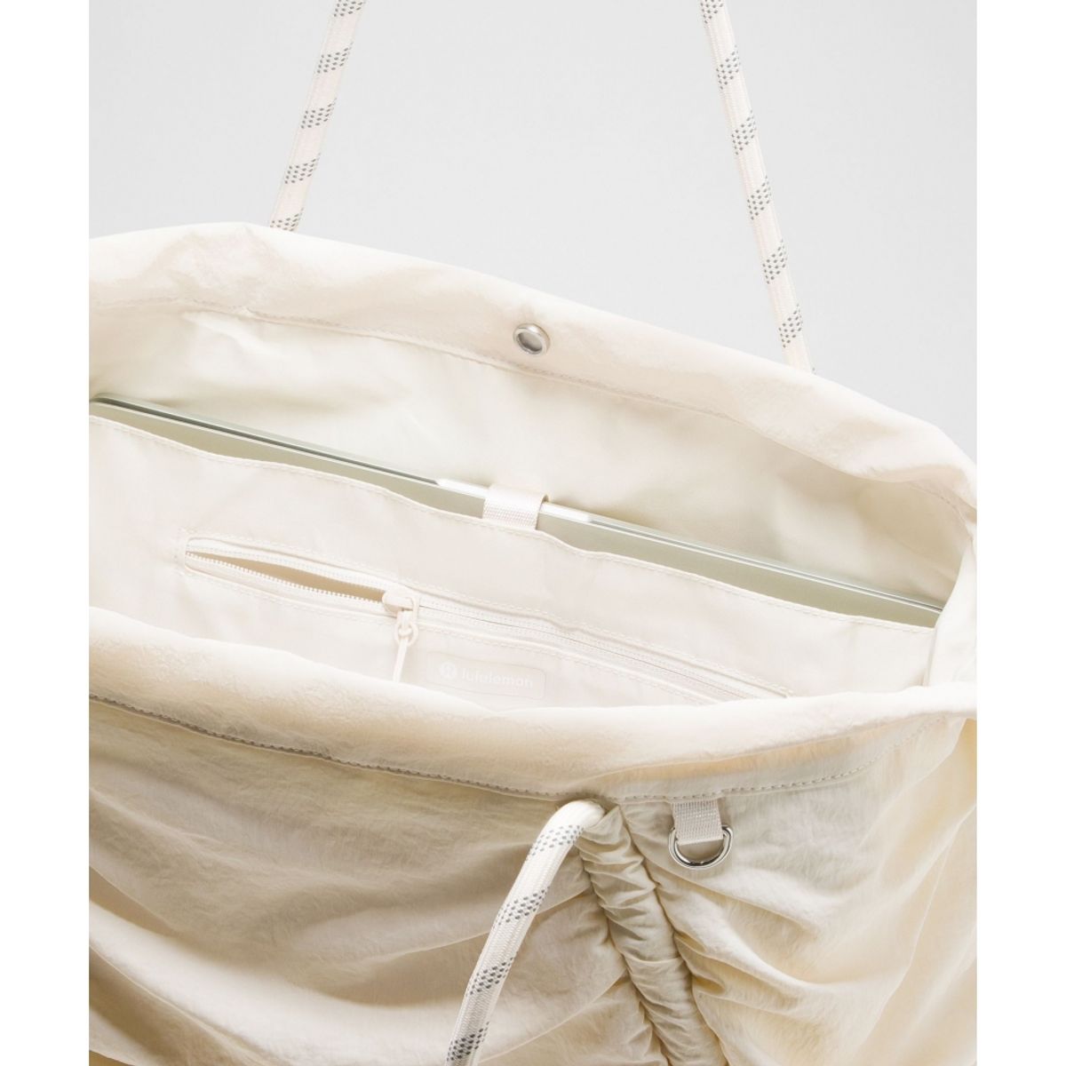 룰루레몬(LULULEMON) 루시드 토트백 24L  LTIV SLVR