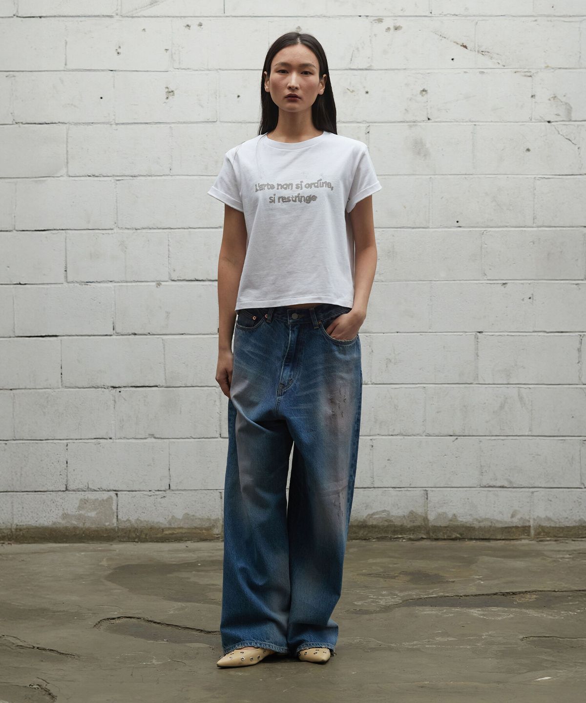 크래키(KRAKKI) [Women] Paint Logo Crop Tee_White [KR265PWT461]