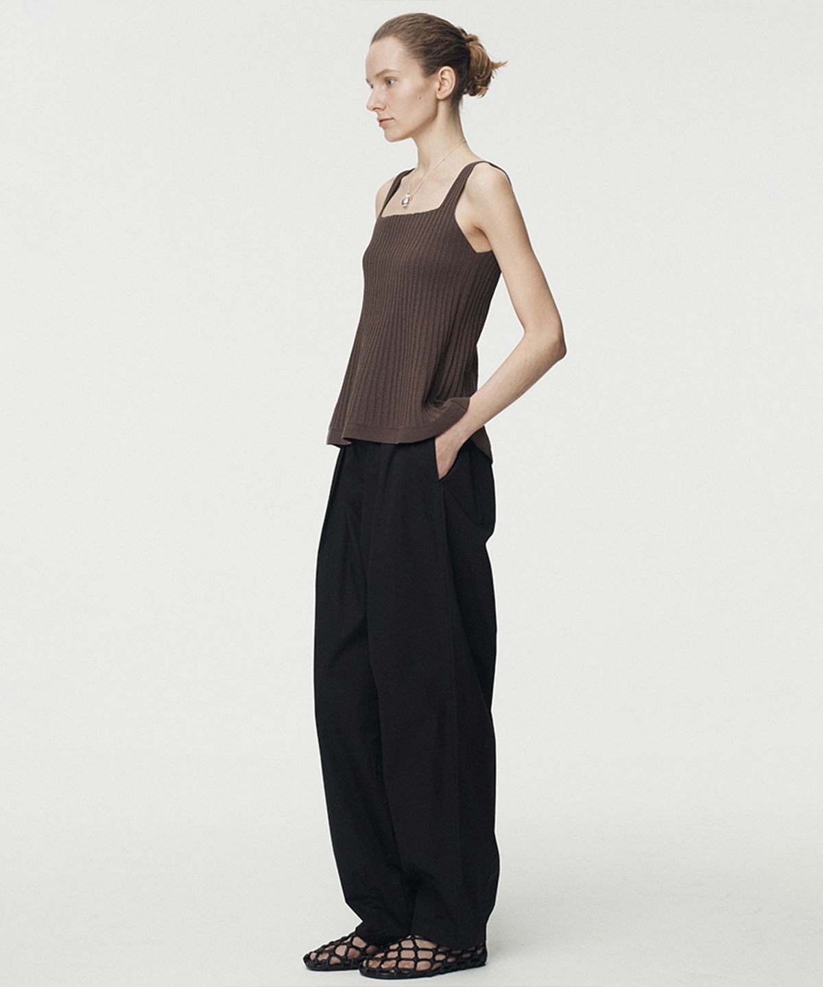 우마뭉(UMARMUNG) Cotton Crochet Trapeze Top_Brown