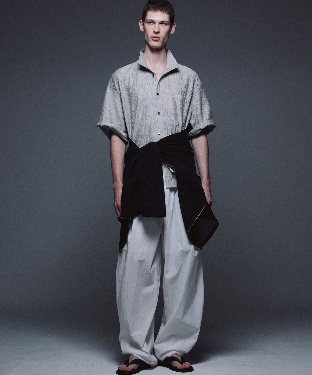 우마뭉(UMARMUNG) Lightweight Cotton Oval Silhouette Pants_White