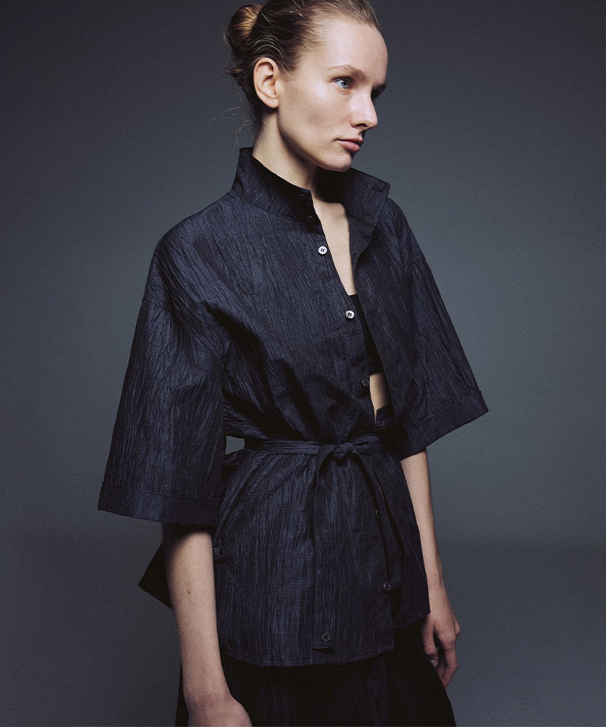 우마뭉(UMARMUNG) Japanese Crinkled Linen Convertible Collared Shirts_Mystic Navy