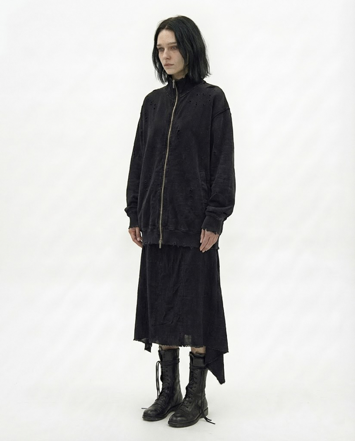 요키토키(YOKI TOKI) DISTRESSED CUT OFF HIGH NECK ZIP UP [Black]
