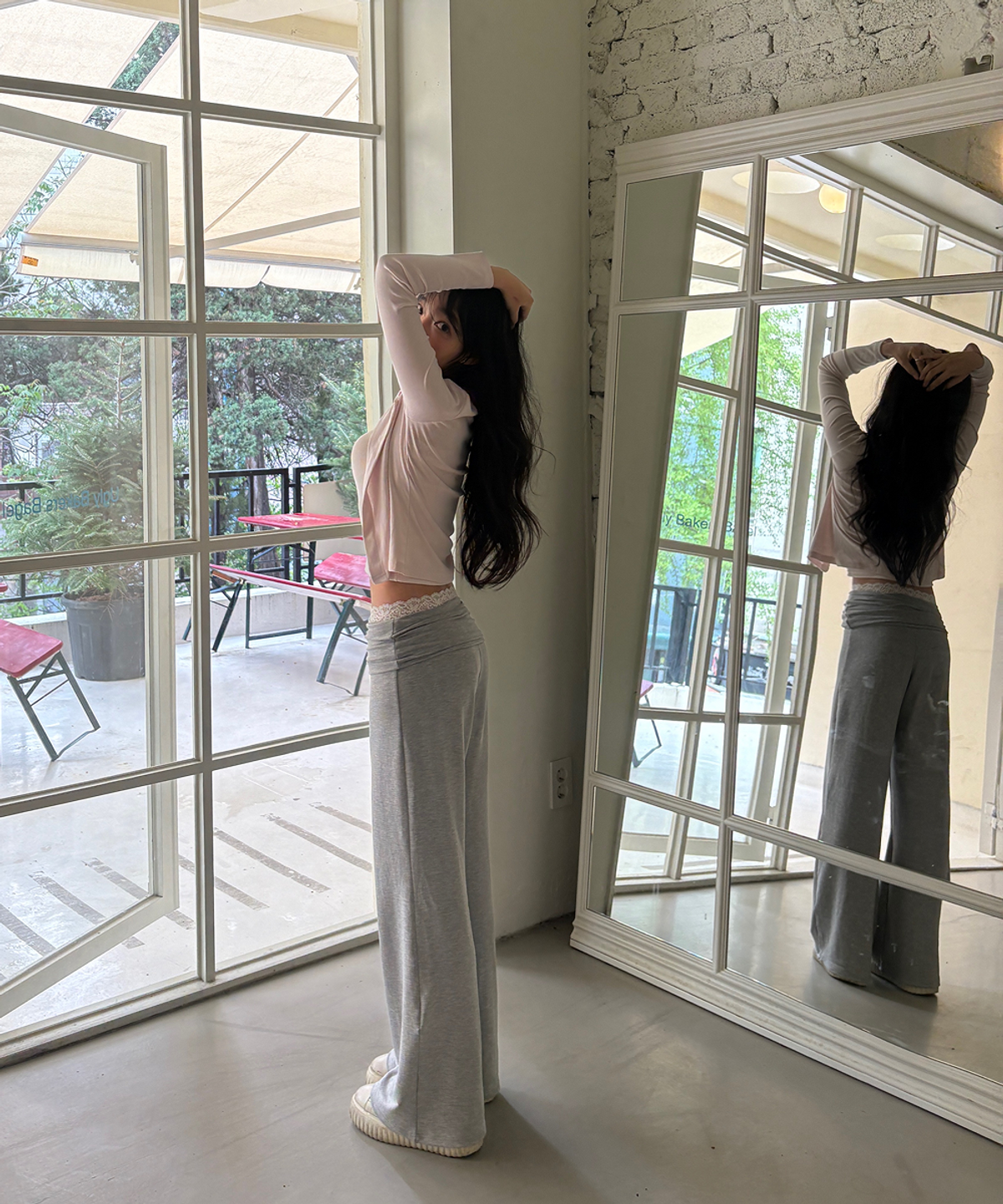 알리에나(ALIENAR) Lace trim silhouette folding pants (GY)