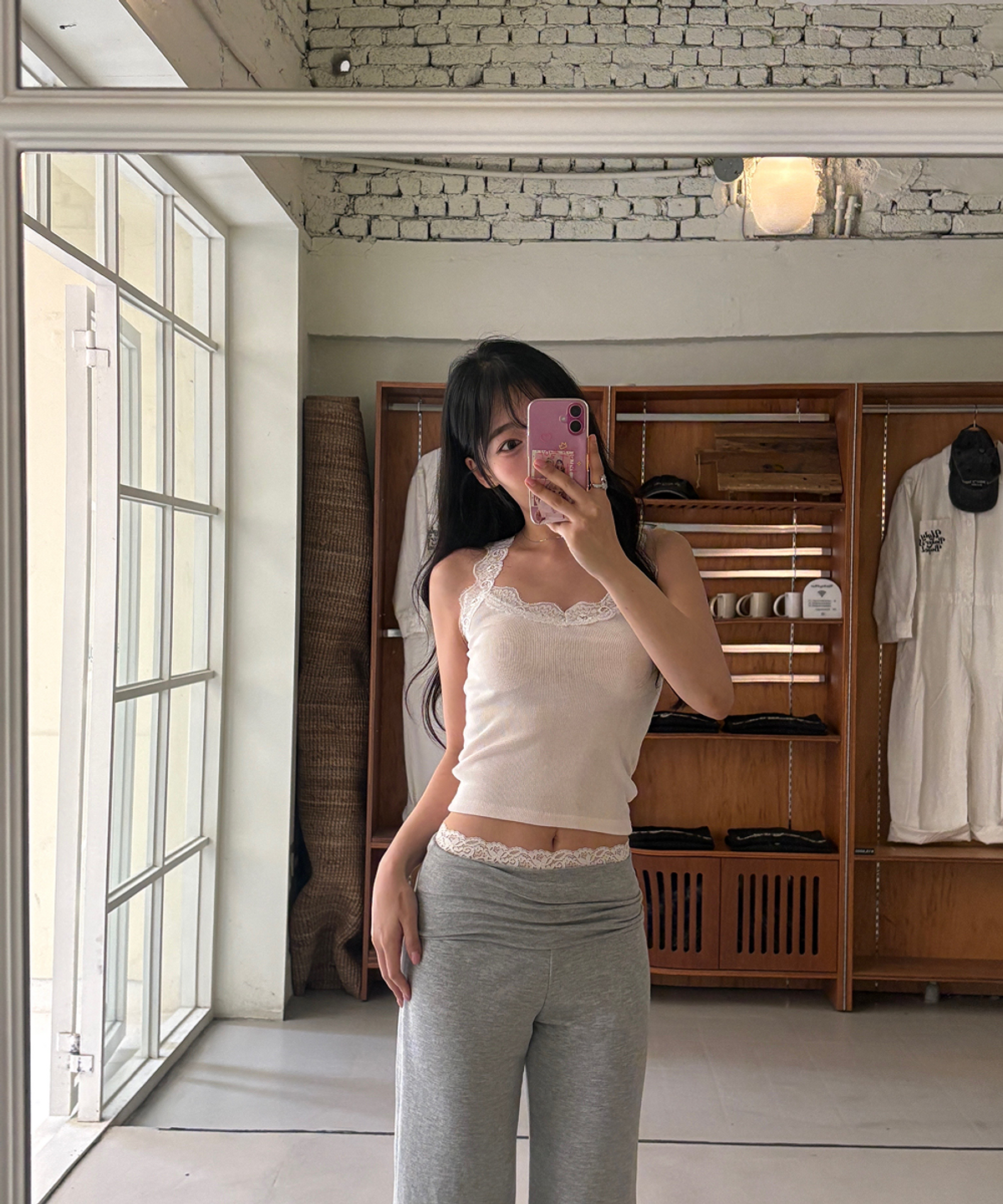 알리에나(ALIENAR) scalloped lace halter top sleeveless (PK)