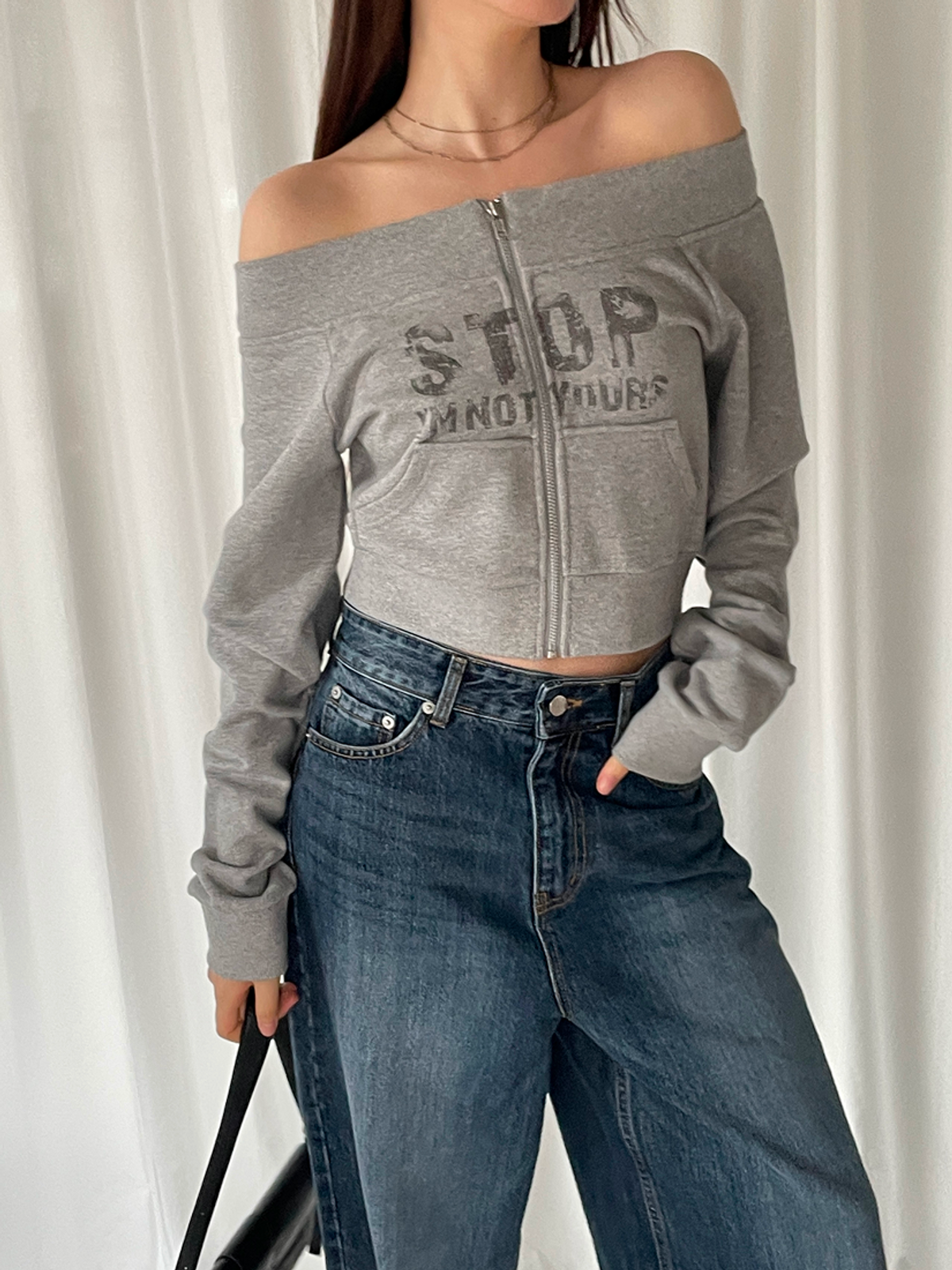 요키토키(YOKI TOKI) OFF-SHOULDER PRINTING SWEAT ZIP-UP [Grey]