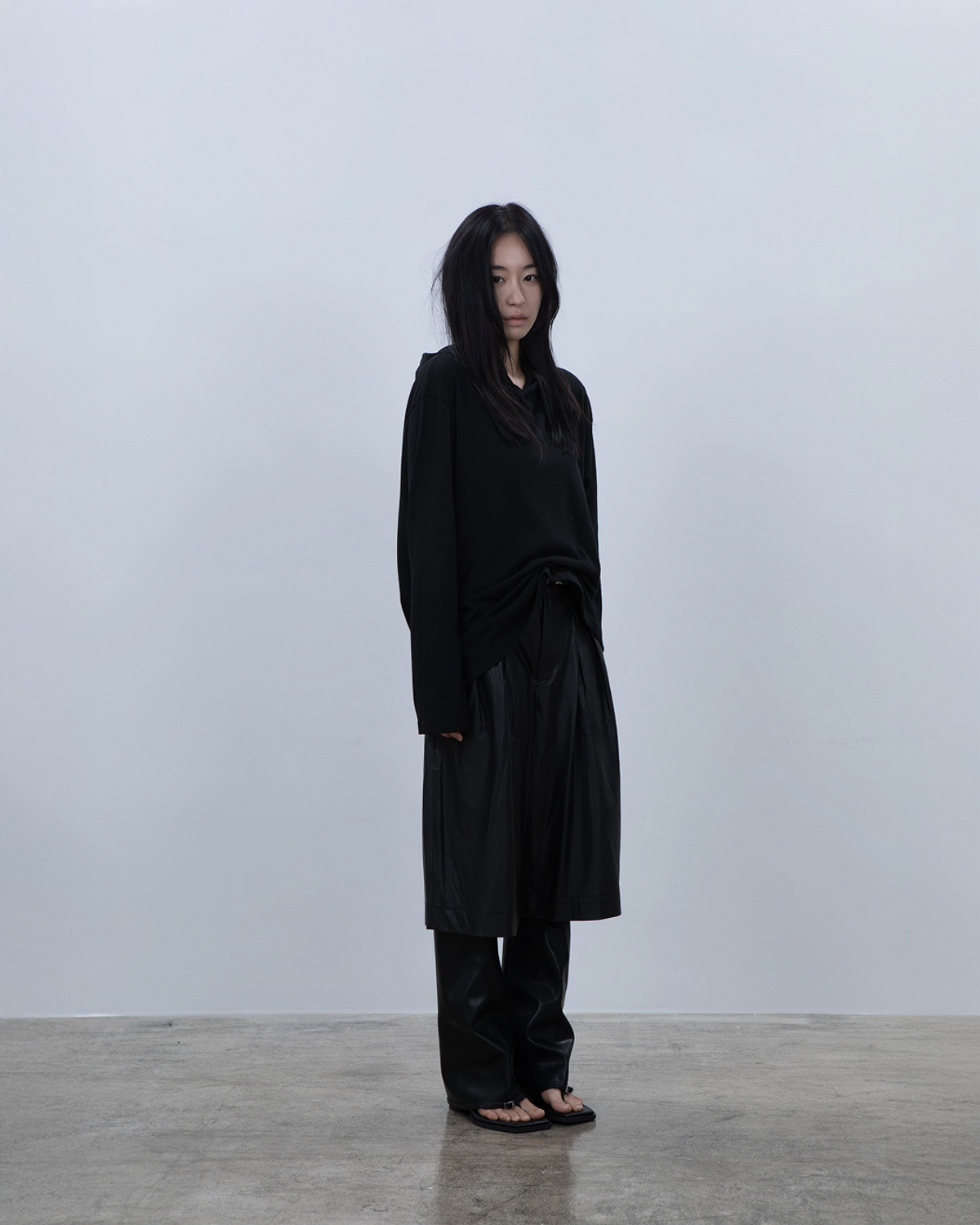 요키토키(YOKI TOKI) FLUID SHEER HOODIE [Black]