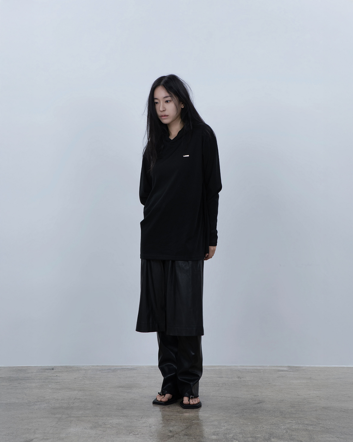 요키토키(YOKI TOKI) FLUID SHEER HOODIE [Black]