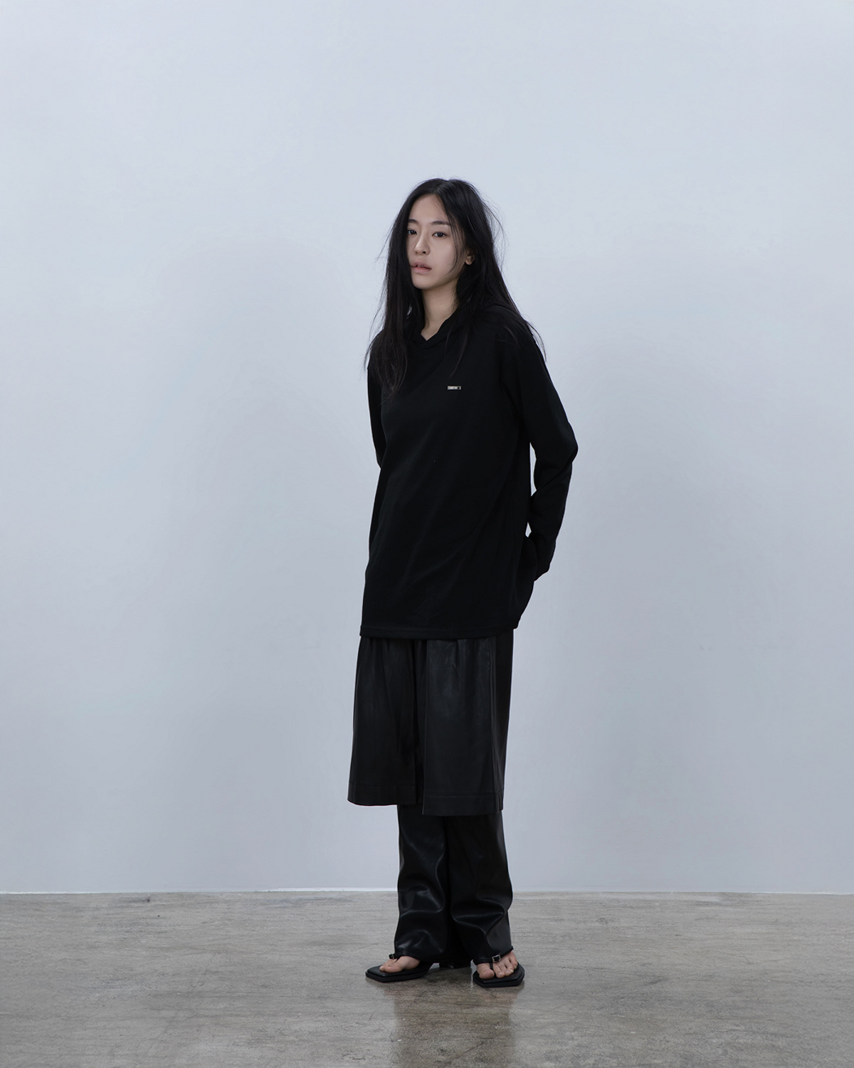 요키토키(YOKI TOKI) FLUID SHEER HOODIE [Black]