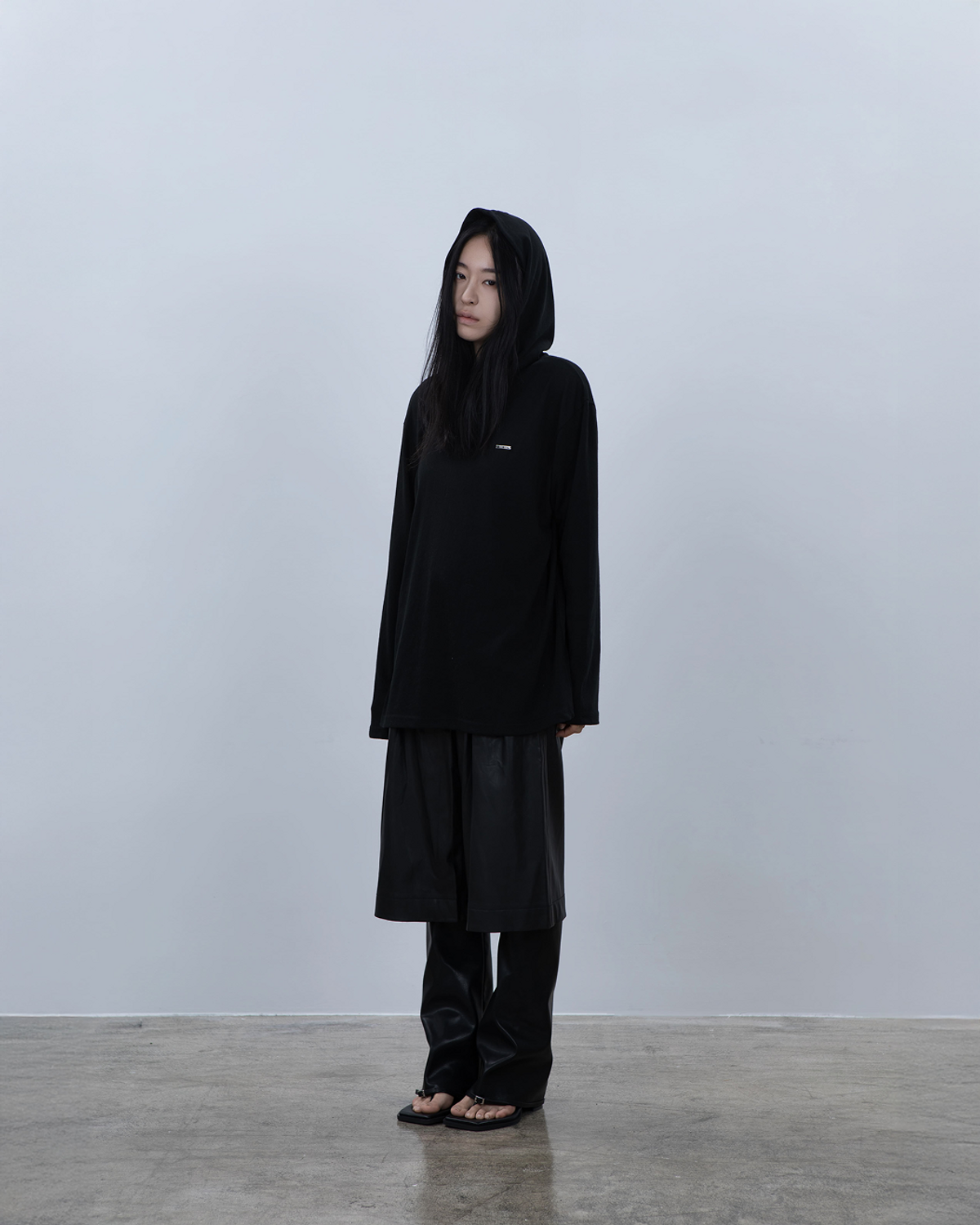 요키토키(YOKI TOKI) FLUID SHEER HOODIE [Black]