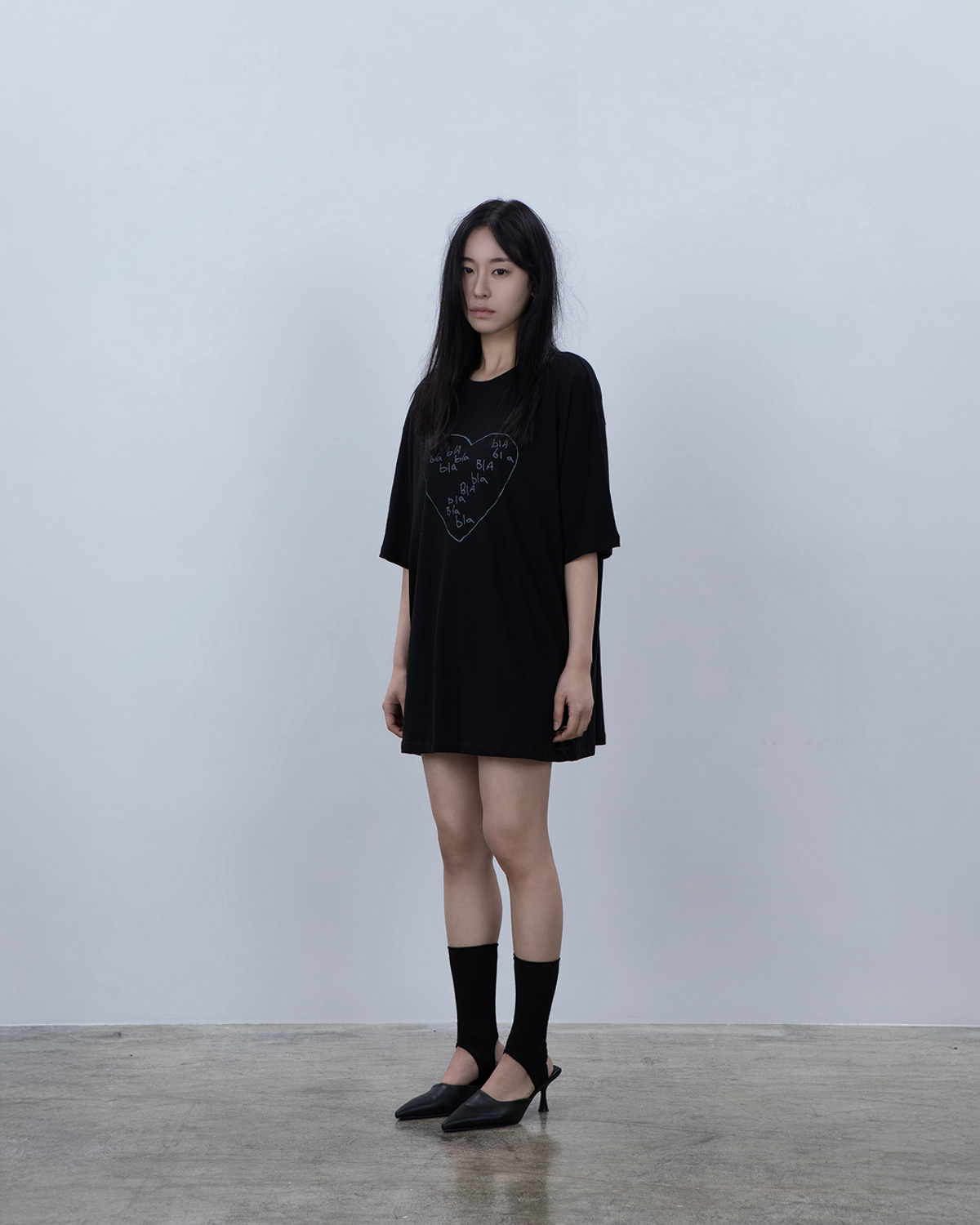 요키토키(YOKI TOKI) BLA BLA HEART OVER FIT T-SHIRT [Black]