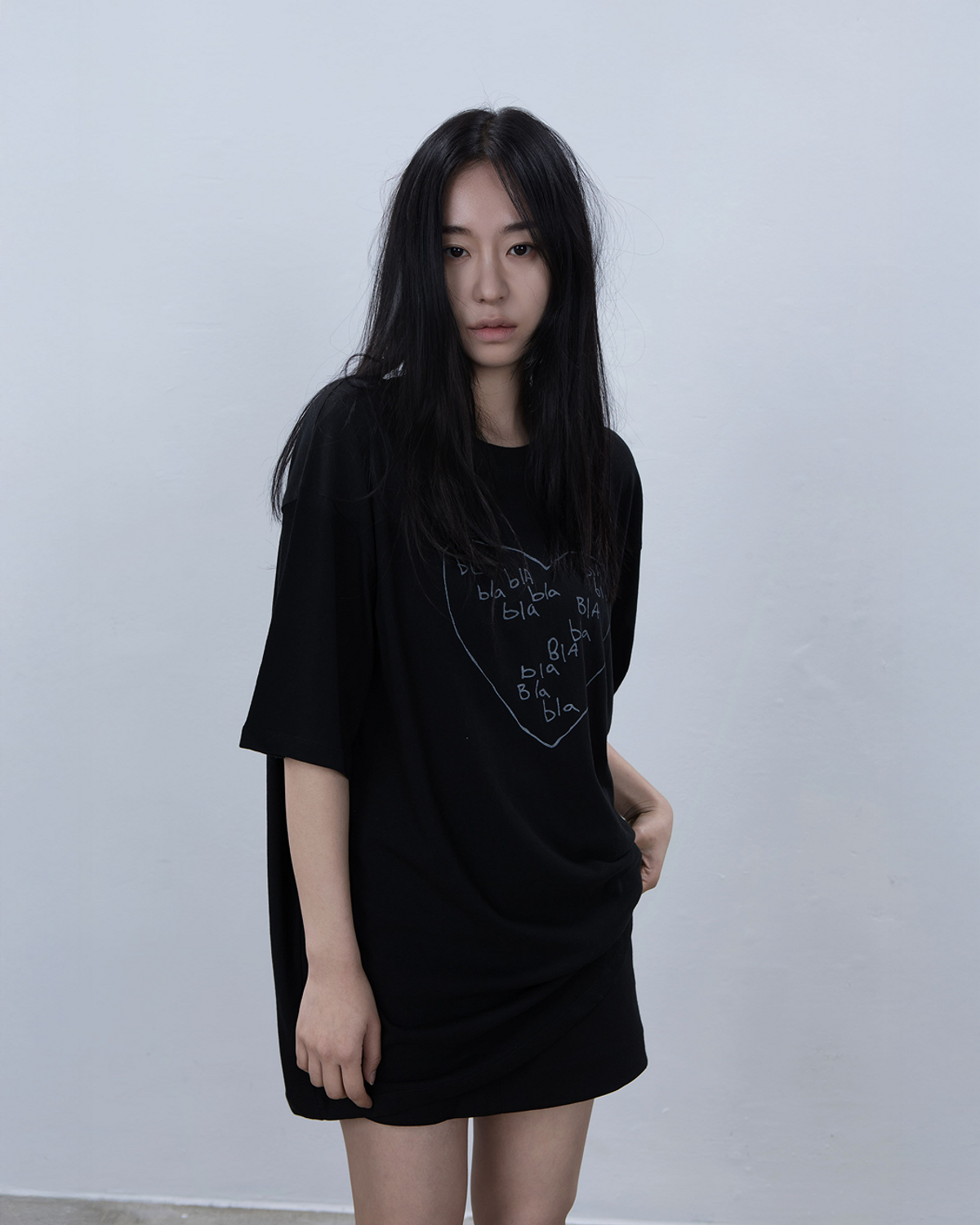요키토키(YOKI TOKI) BLA BLA HEART OVER FIT T-SHIRT [Black]