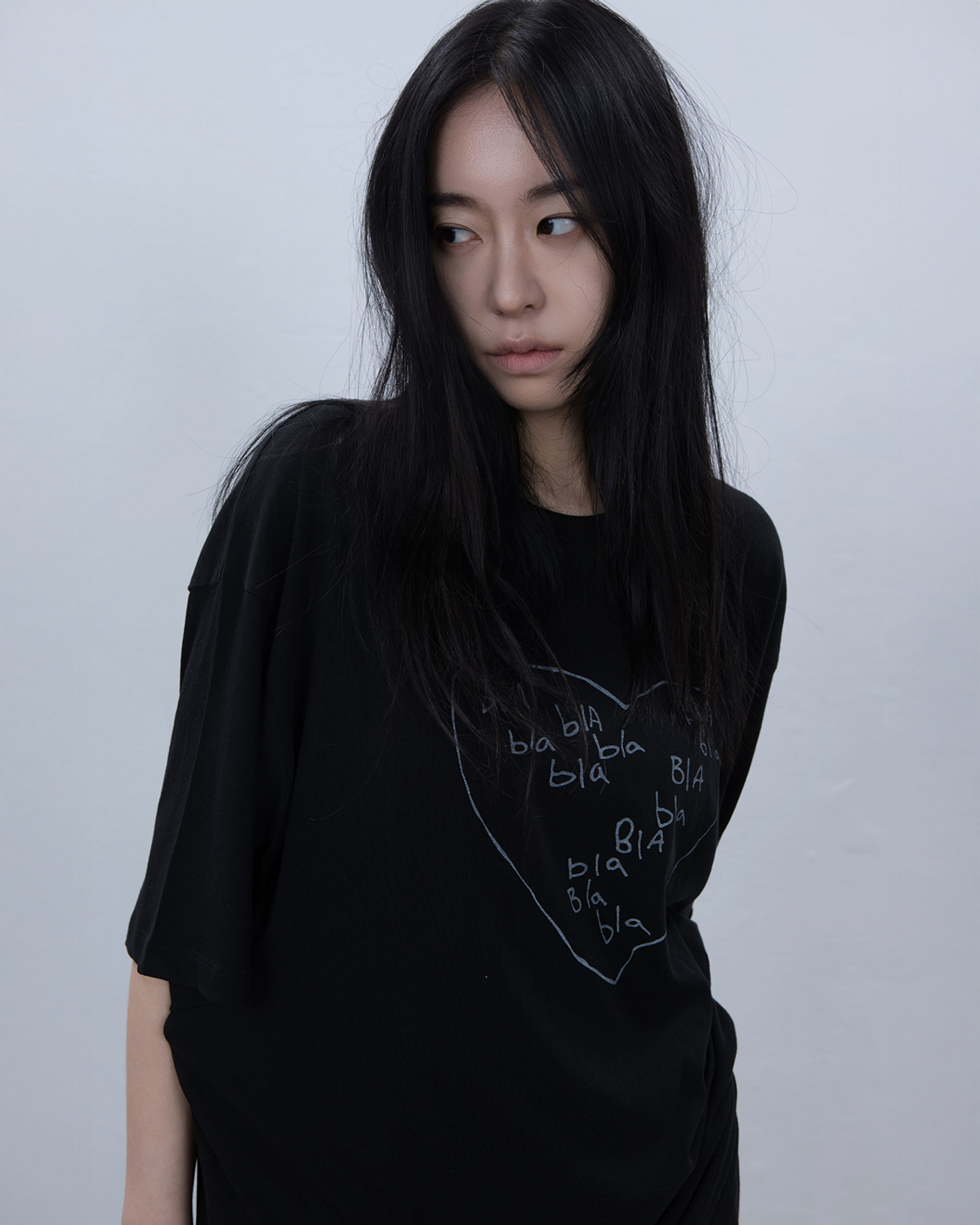 요키토키(YOKI TOKI) BLA BLA HEART OVER FIT T-SHIRT [Black]