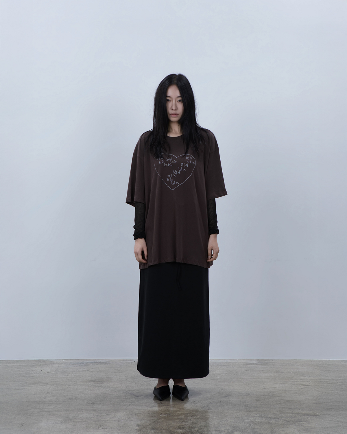 요키토키(YOKI TOKI) BLA BLA HEART OVER FIT T-SHIRT [Brown]