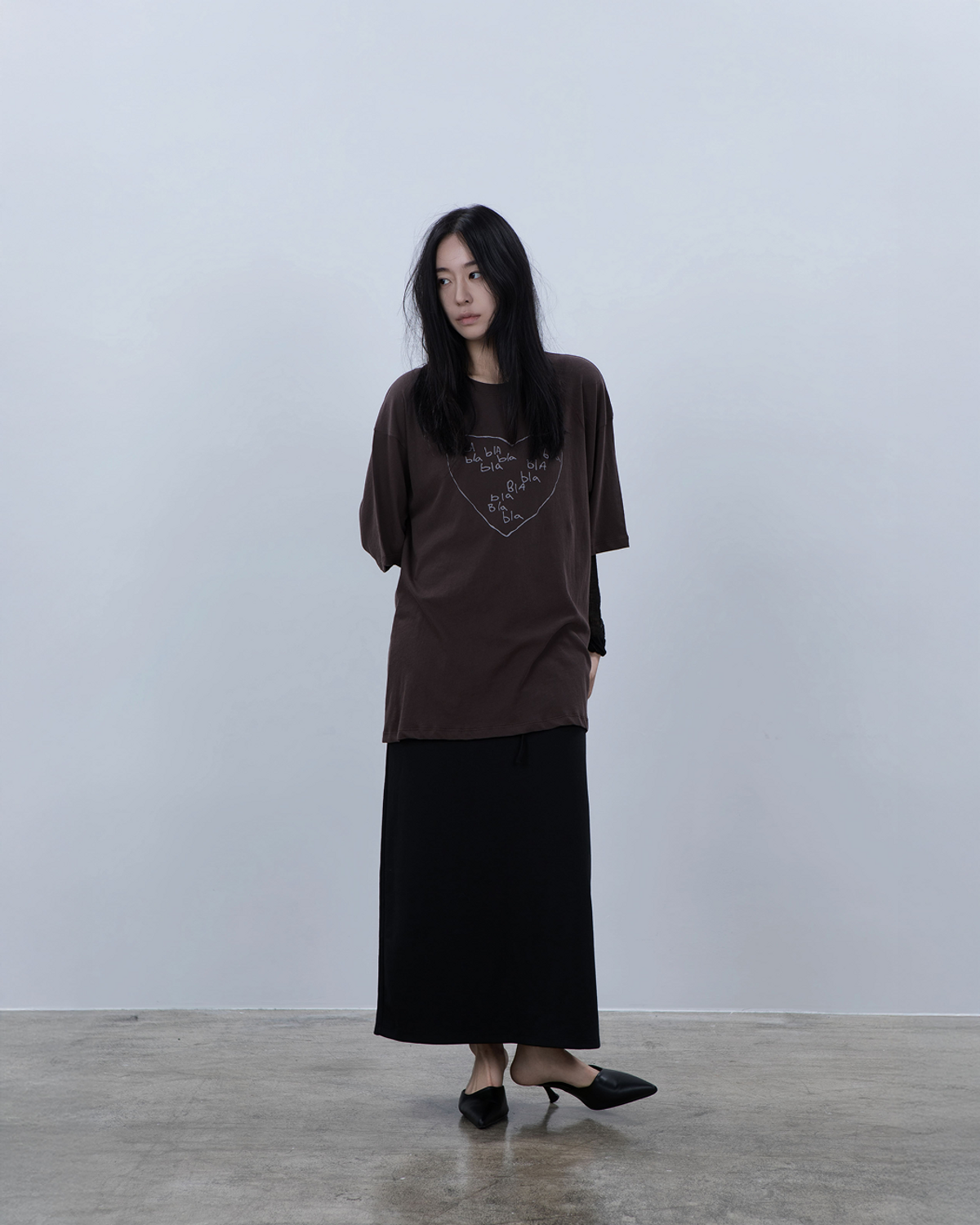 요키토키(YOKI TOKI) BLA BLA HEART OVER FIT T-SHIRT [Brown]