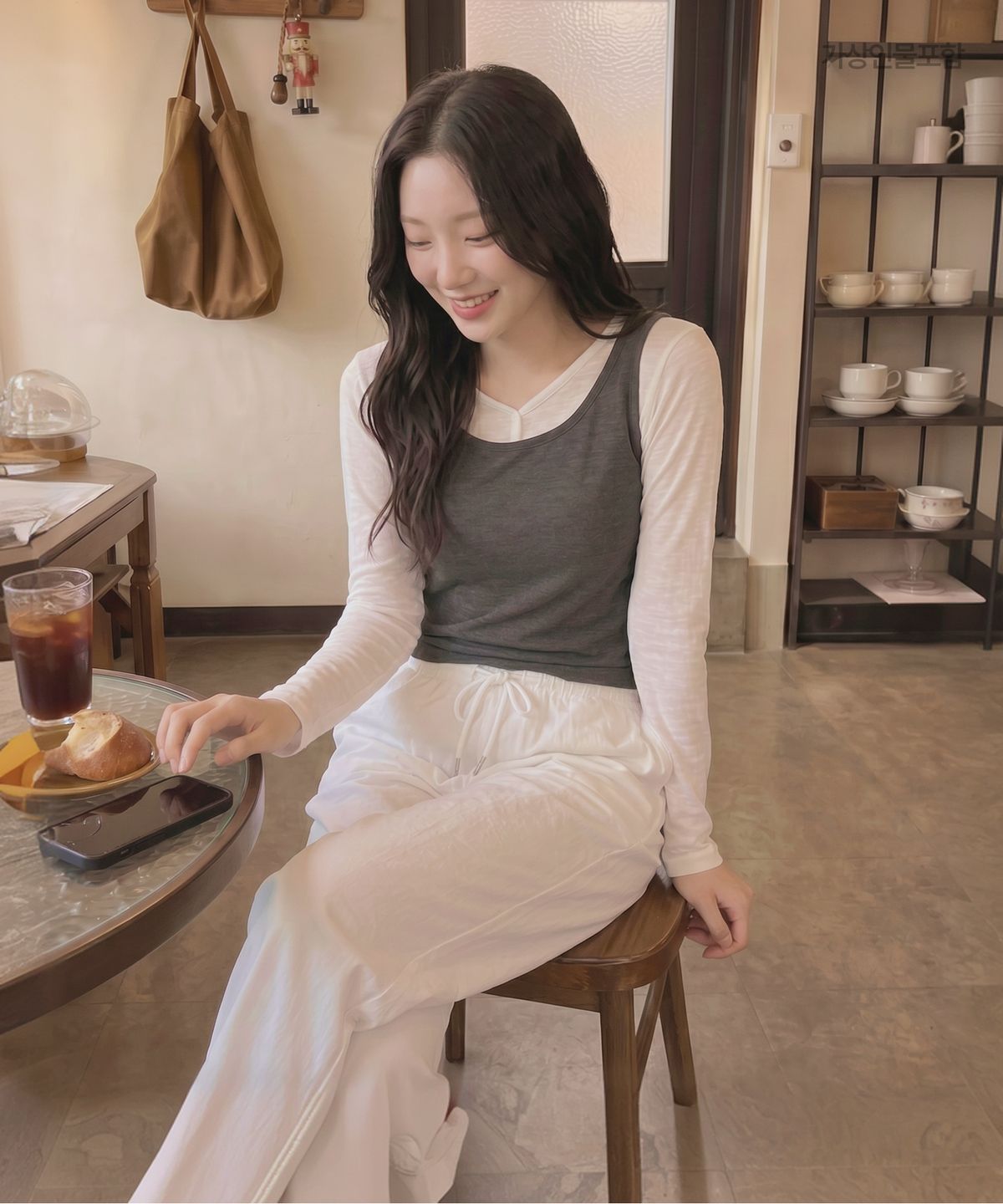 로엠(ROEM) 레이어드 긴팔 티셔츠 RMLWG24RT1