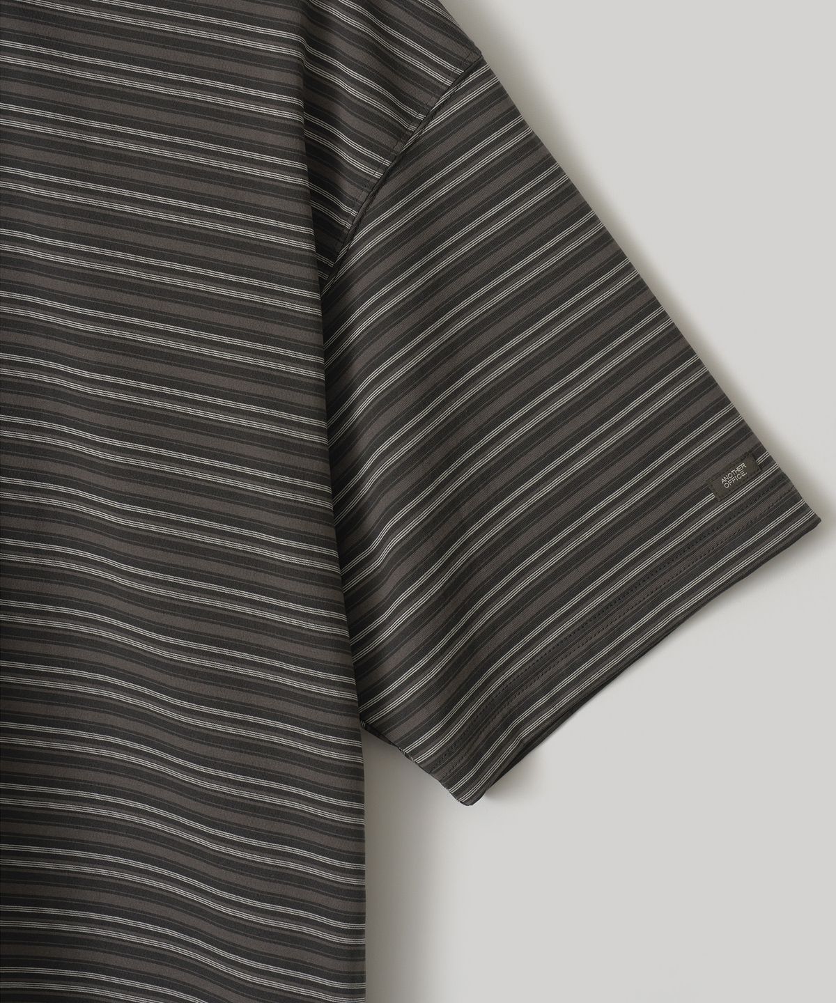 어나더 오피스(ANOTHER OFFICE) Brief Stripe Short Sleeve T (Black)