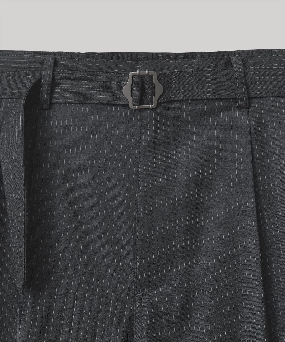 어나더 오피스(ANOTHER OFFICE) Hemingway Stripe Bermuda Pants (Heather Charcoal)
