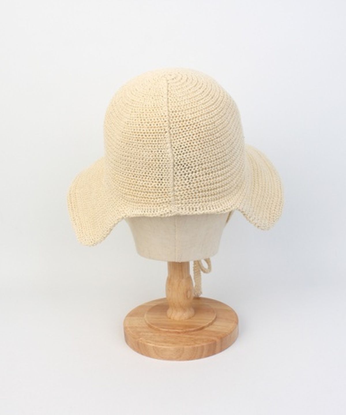 유니버셜 케미스트리(UNIVERSAL CHEMISTRY) Summer Ivory Logo Round Bonnet Hat 보닛햇