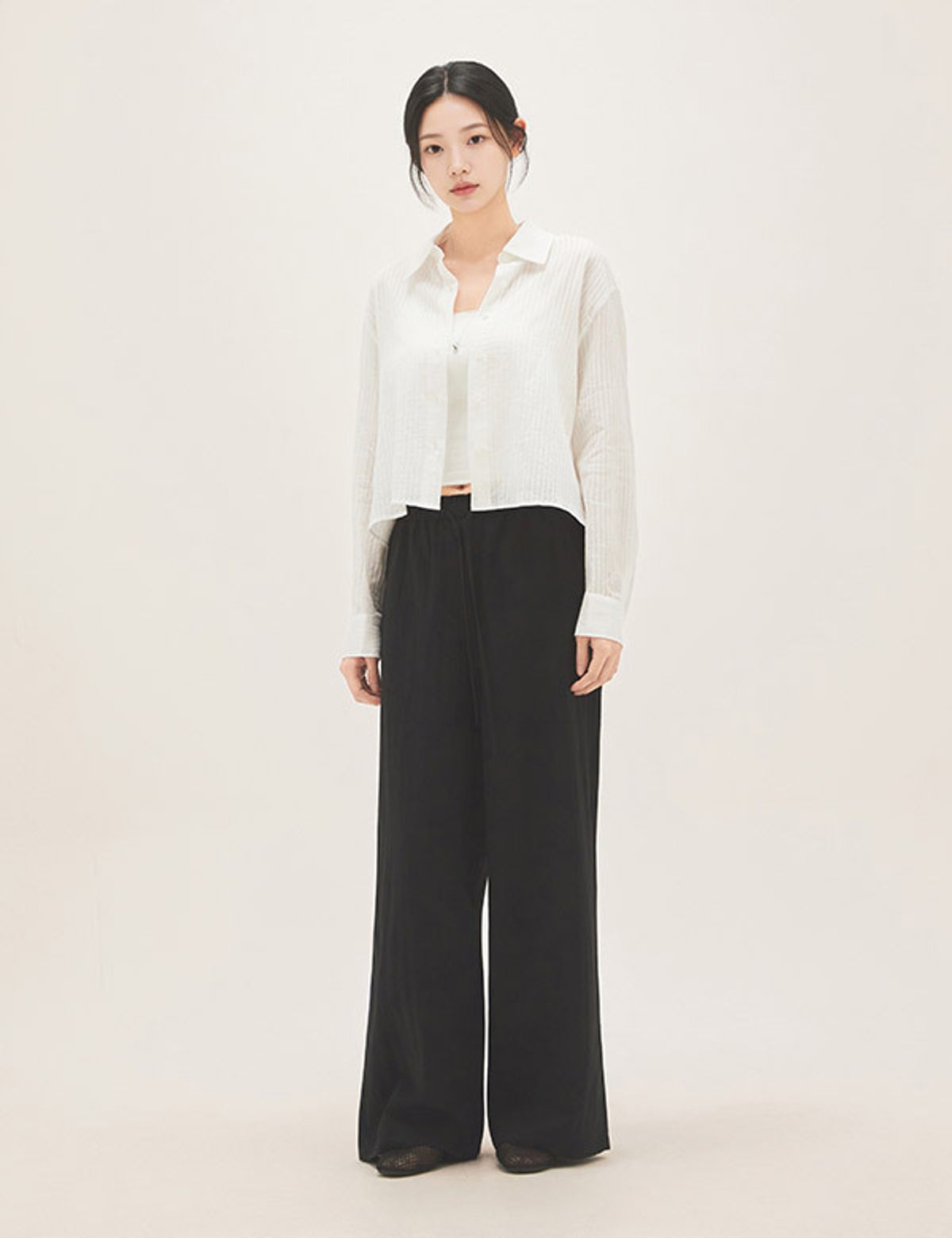 로엠(ROEM) 풀밴딩 와이드 팬츠 RMTWG26R11