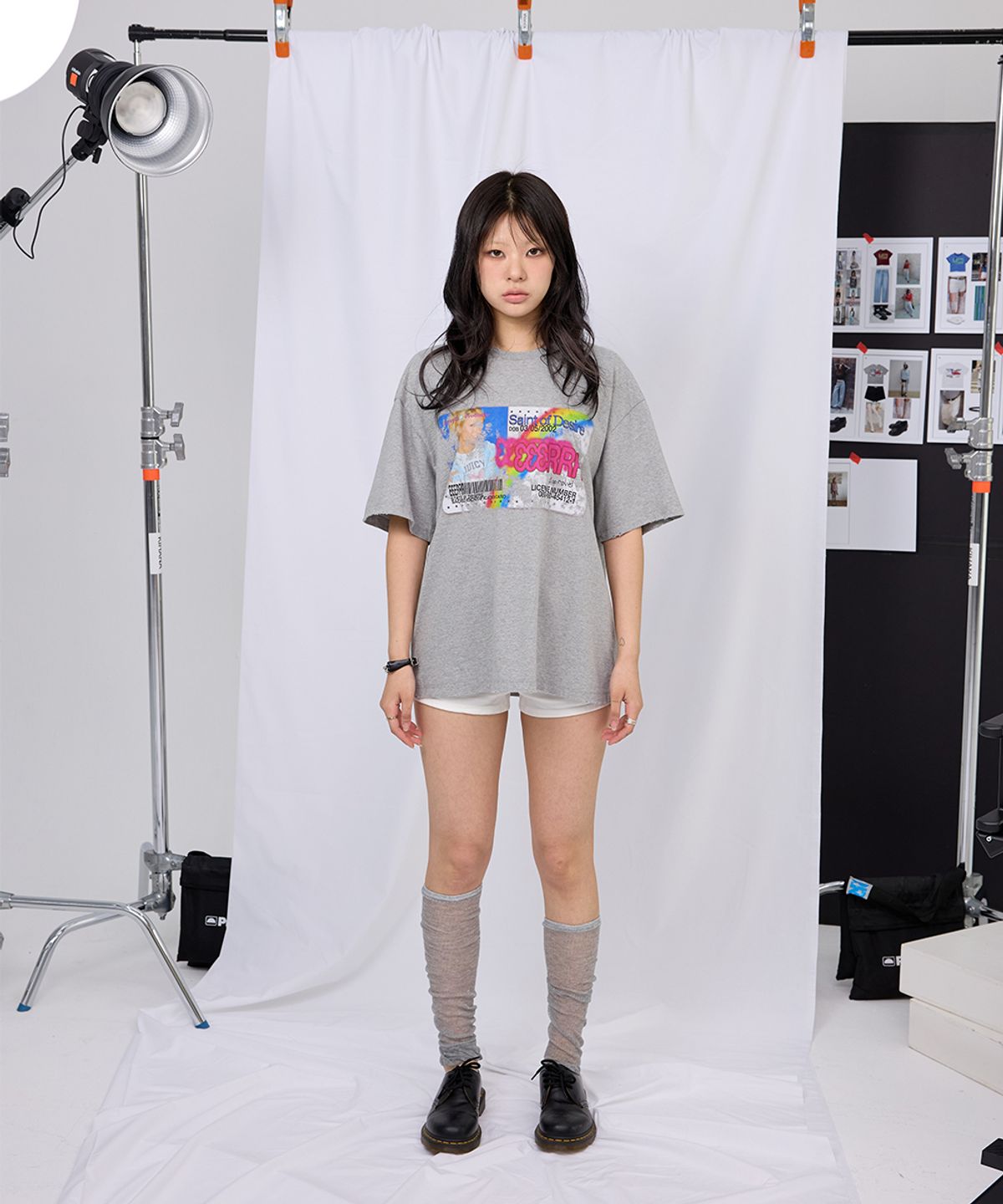 이이이알알알(EEERRR) Saint licence artwork over-crop fit damaged T-shirt (Melange)