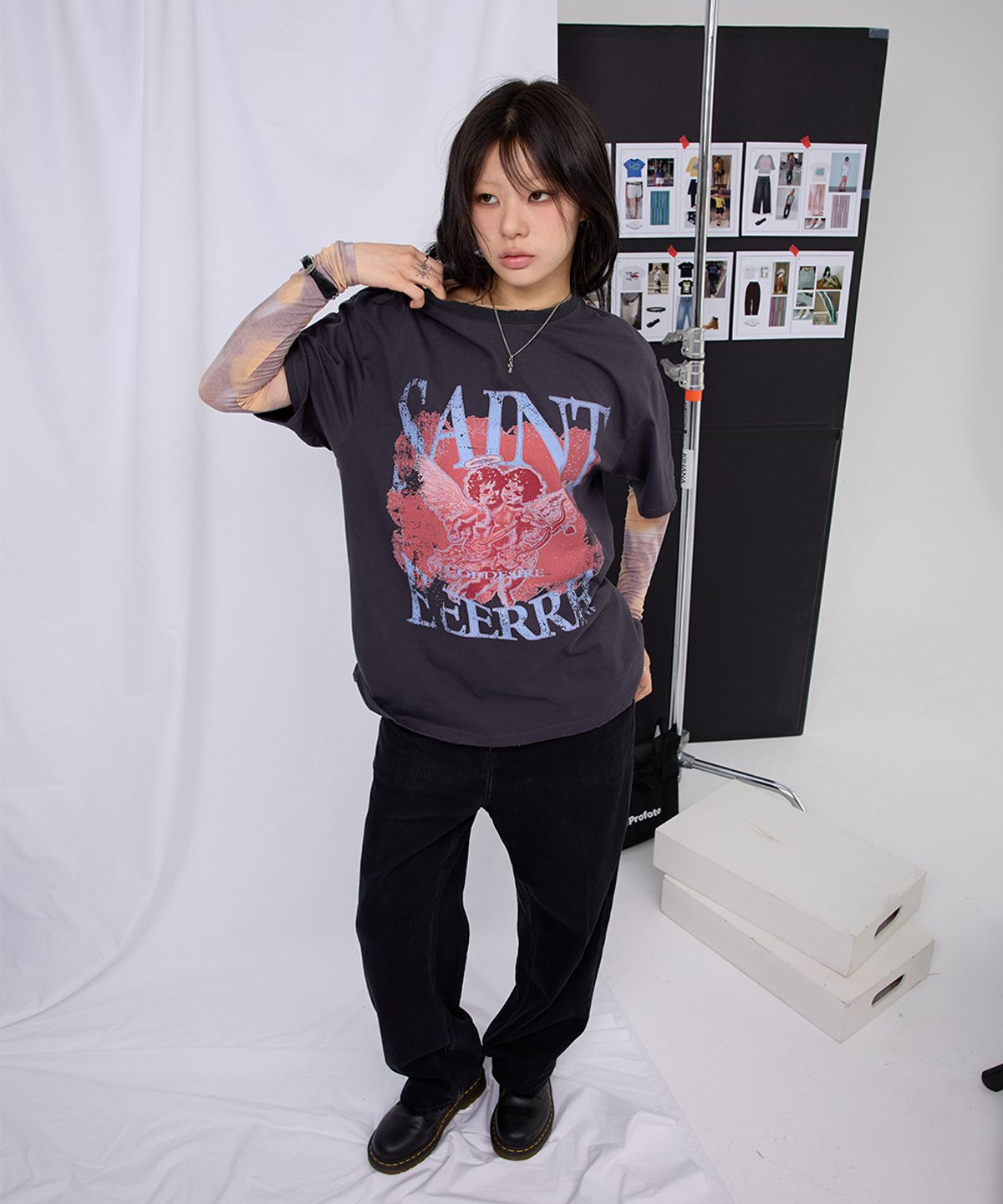 이이이알알알(EEERRR) Saint cupid artwork overfit damaged washing t-shirt (Charcoal)