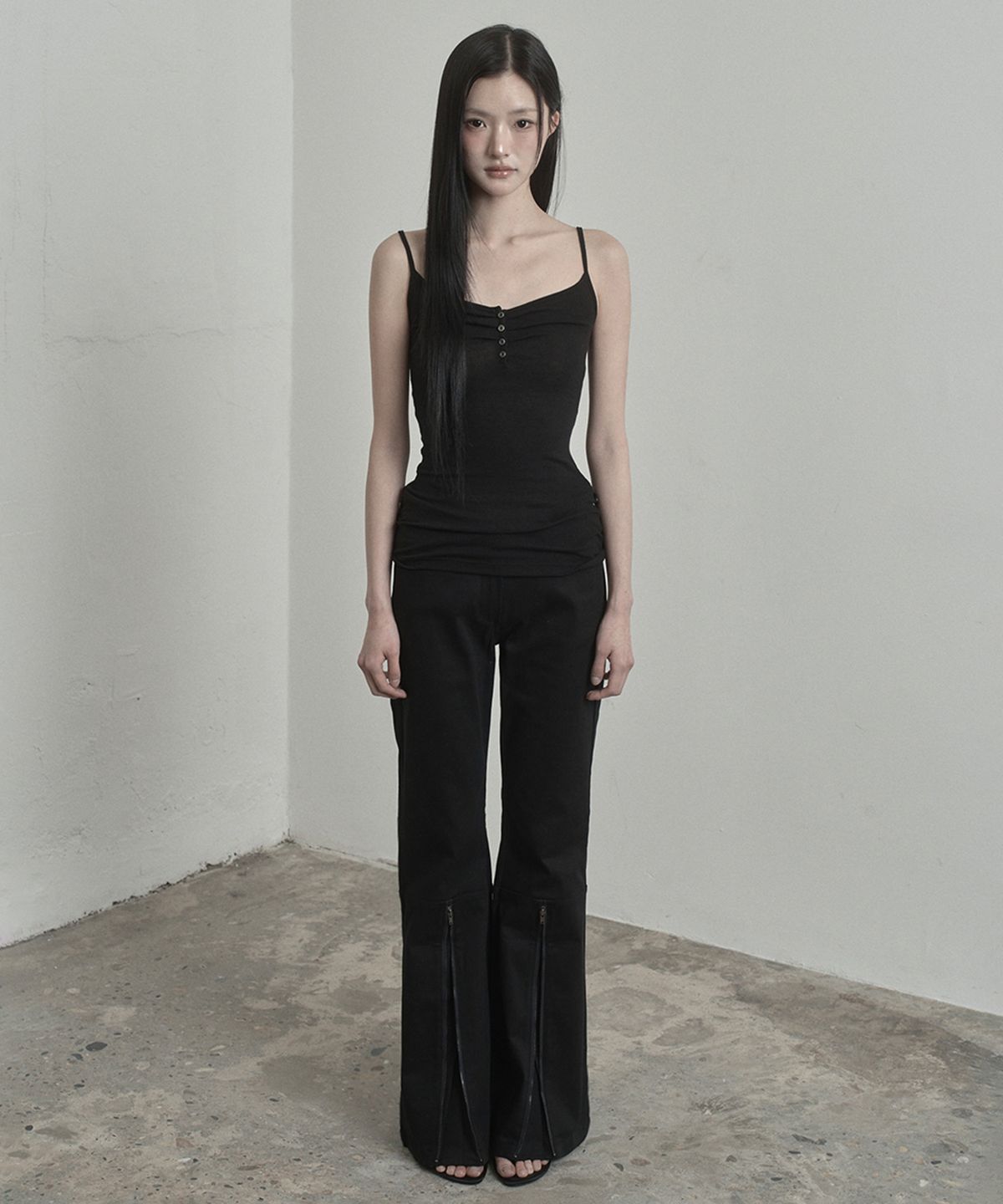 이네기(INEGI) Silvery Button Sleeveless (black)