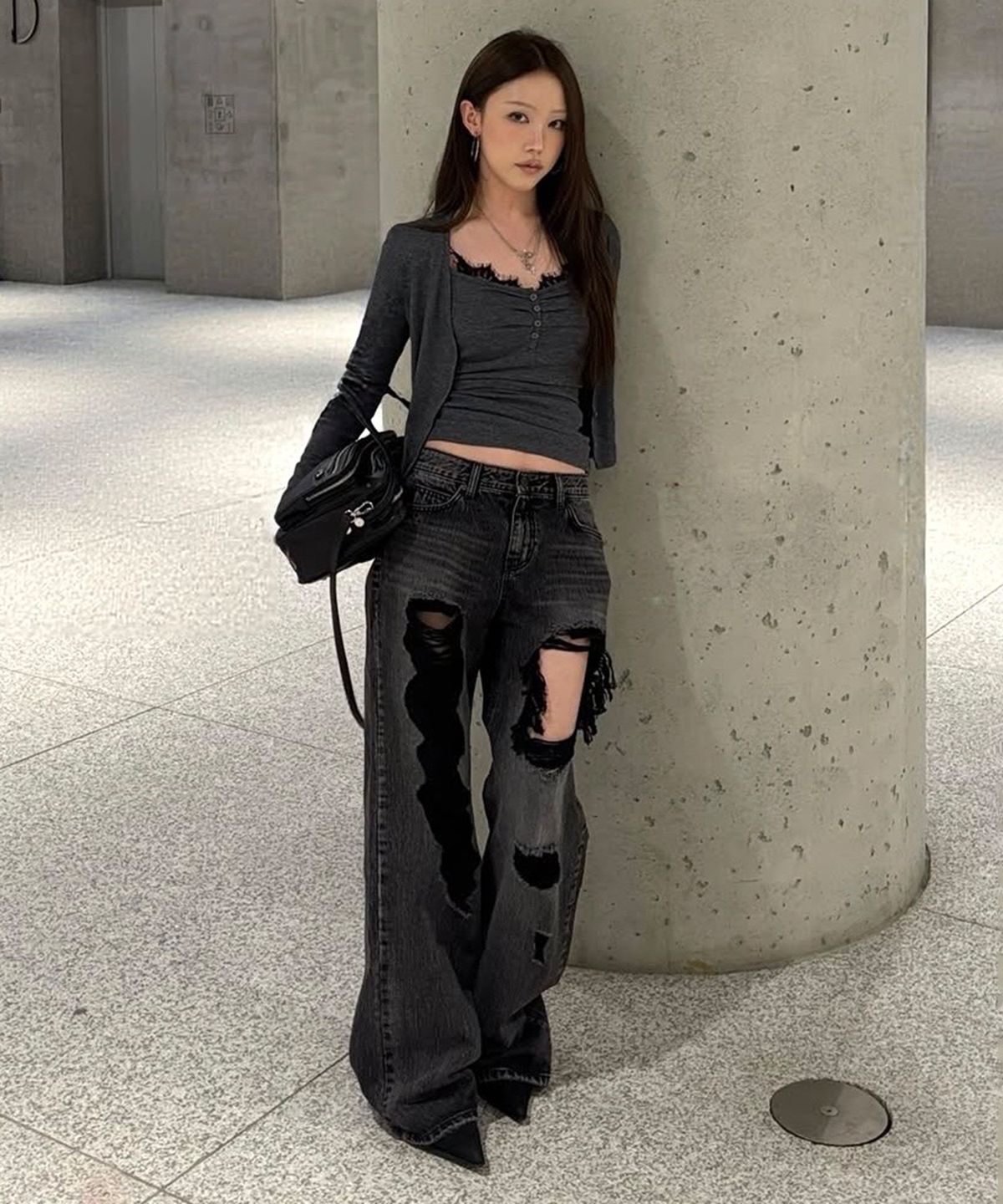 이네기(INEGI) Silvery Button Sleeveless (charcoal)
