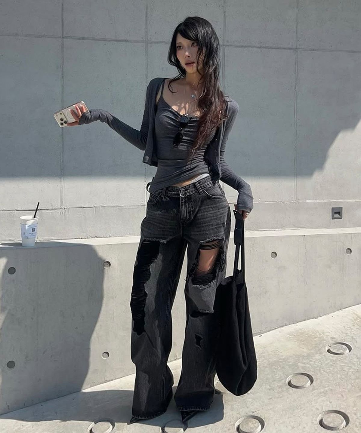 이네기(INEGI) Silvery Button Sleeveless (charcoal)