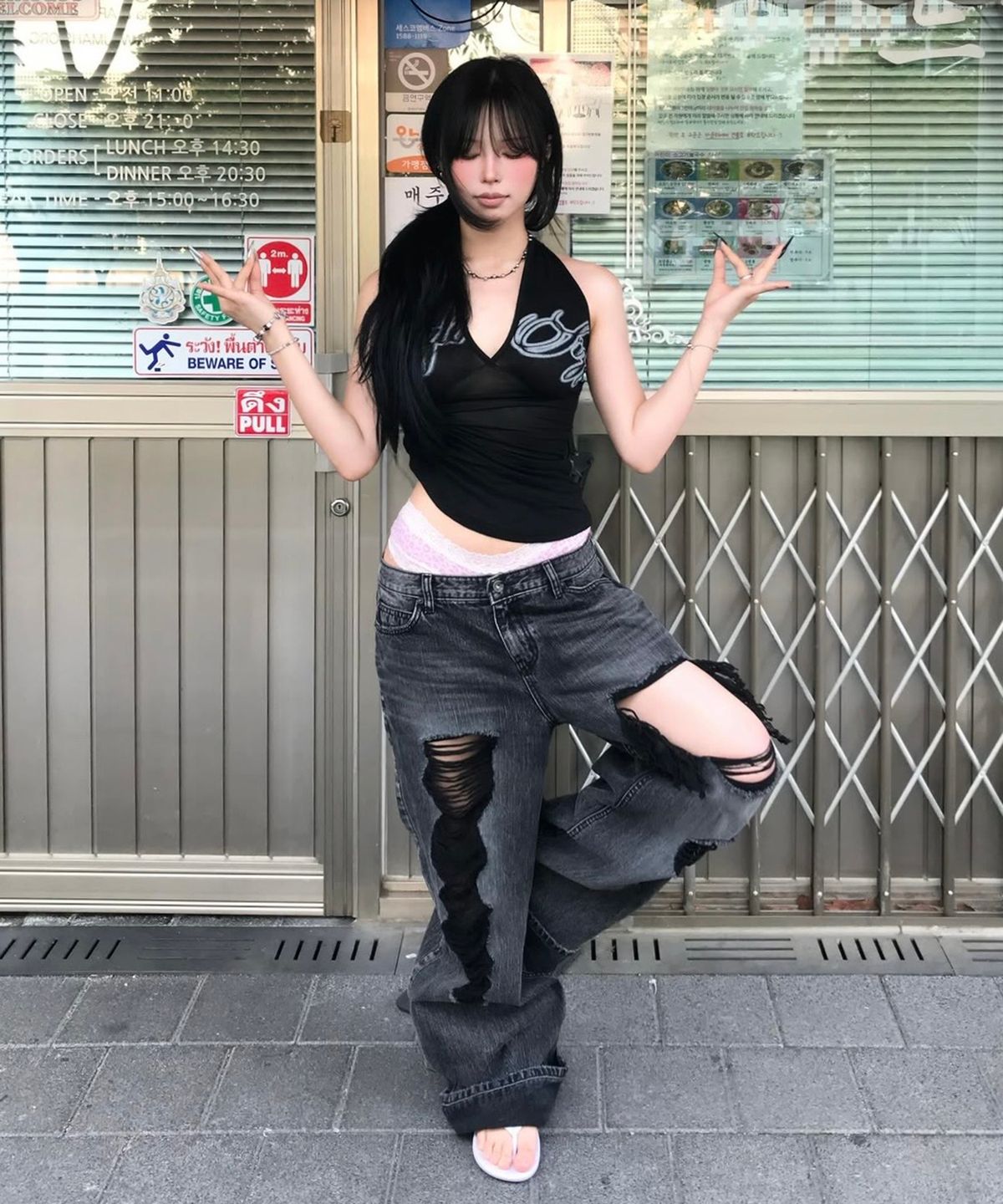 이네기(INEGI) Aged Distressed Denim Pants (black)