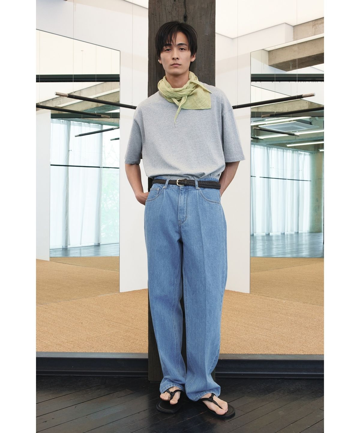 유스(YOUTH) Creased Linen Scarf - Light Green