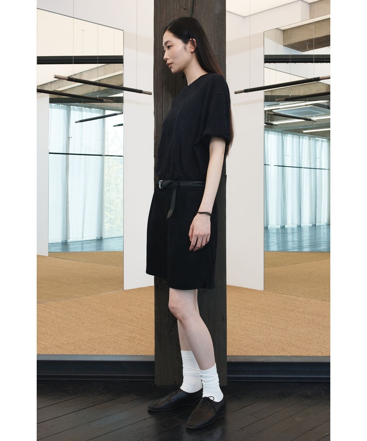 유스(YOUTH) Creased Round Neck H/S T-shirt - Black