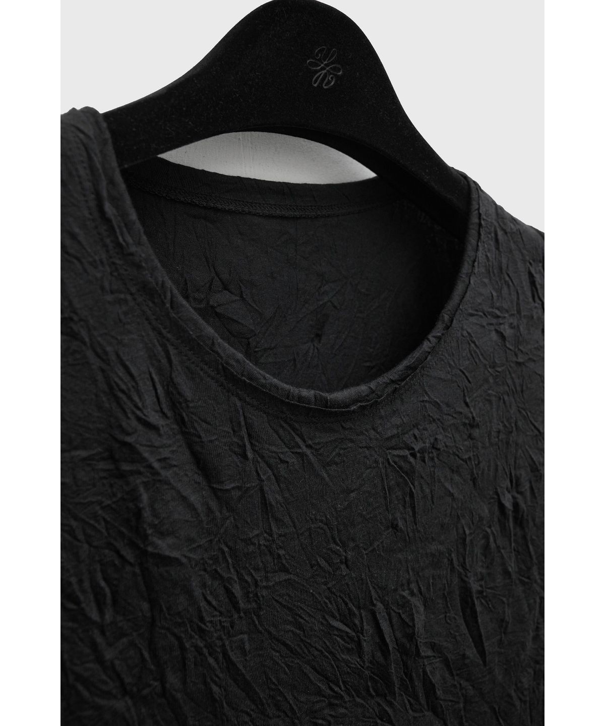 유스(YOUTH) Creased Cut-off Sleeveless - Black