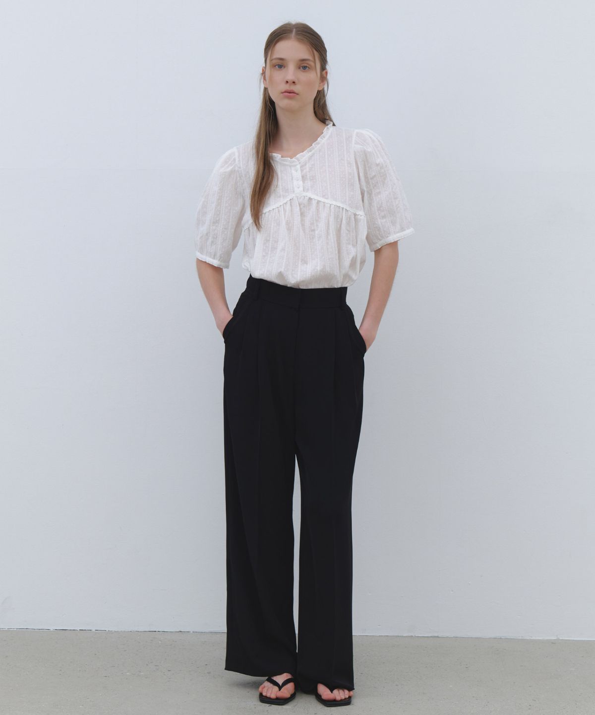 클루니(CLUNY) Pure Volume Blouse - white