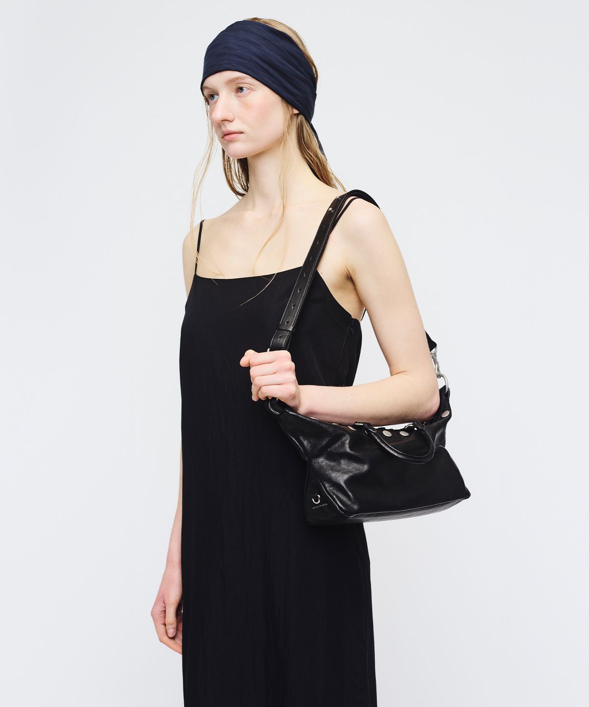 마지셔우드(MARGESHERWOOD) DUMPLING STUD MINI_black washed nappa