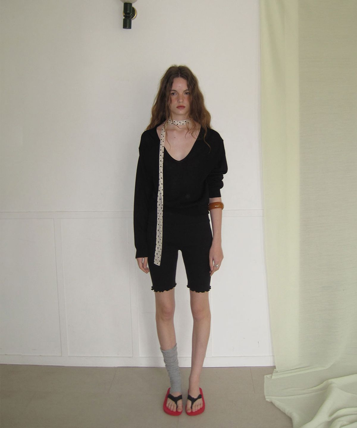 어패럴아카이브(APPAREL ARCHIVE) Anna summer v-knit - Black
