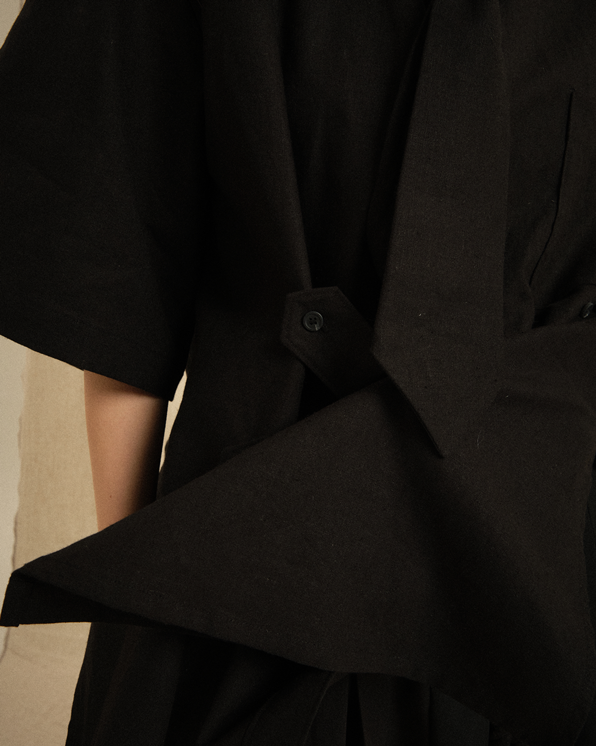 레큘리(RECULER) Bijo Point Short-Sleeved Shirts Black (Ver. Tie)