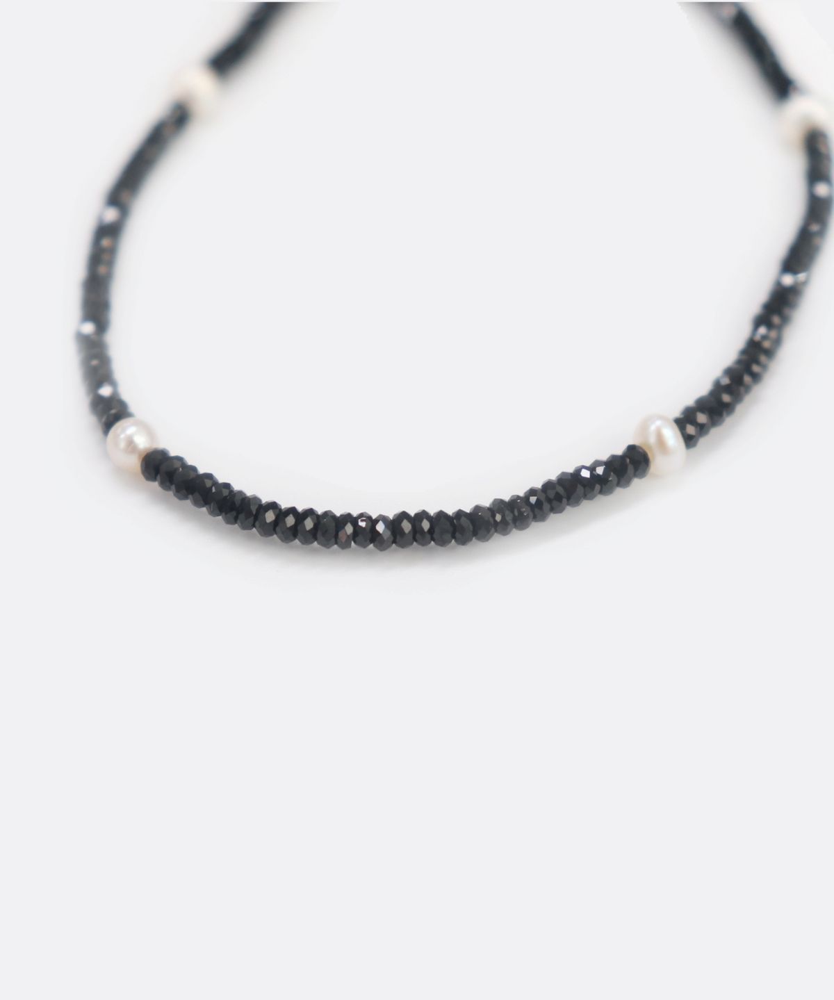 봉보(BONBEAU) Black spinel star charm Bracelet 천연원석 블랙스피넬 스타 참 담수진주 팔찌