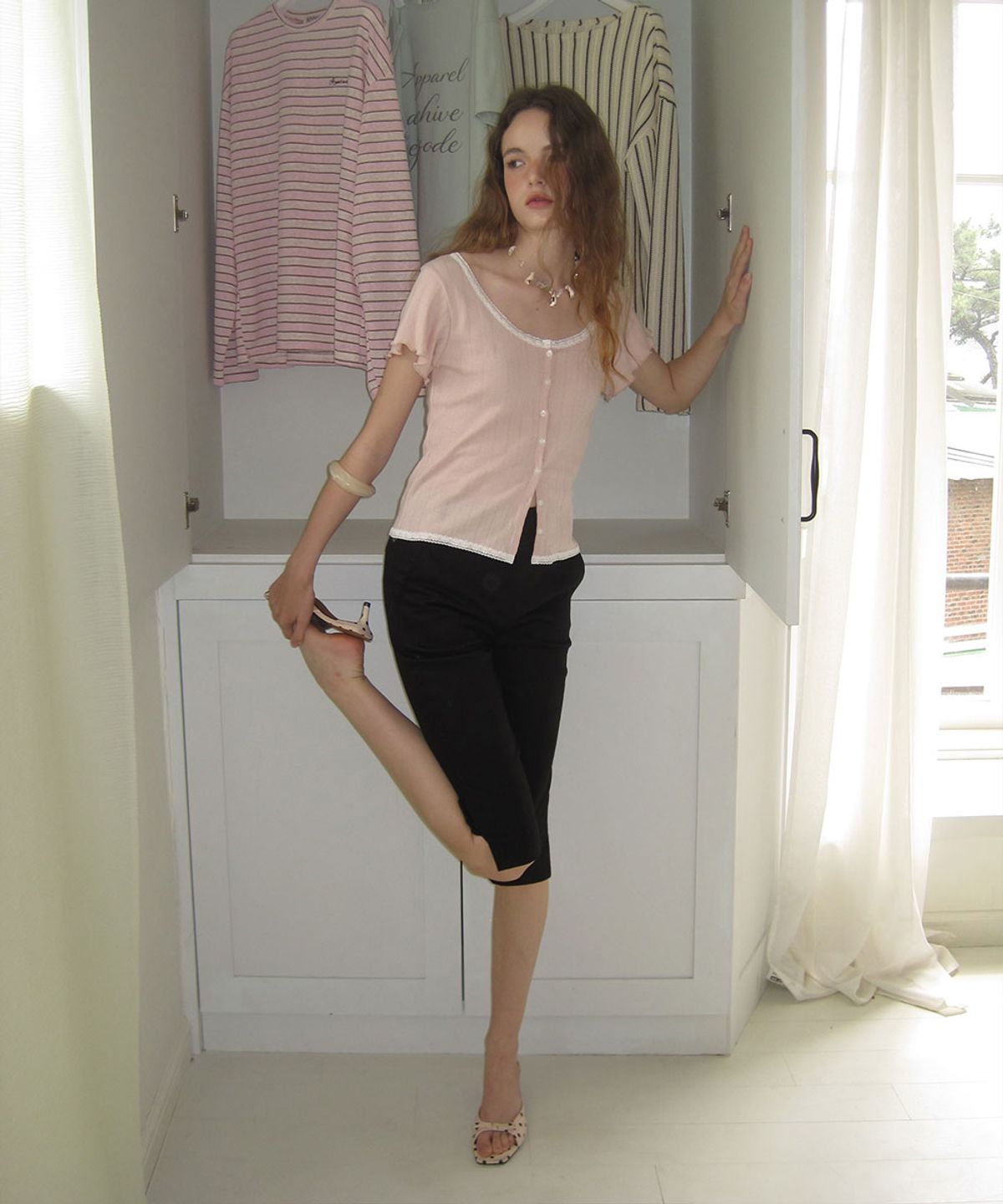 어패럴아카이브(APPAREL ARCHIVE) Canny punching lace mini cardigan - Pink