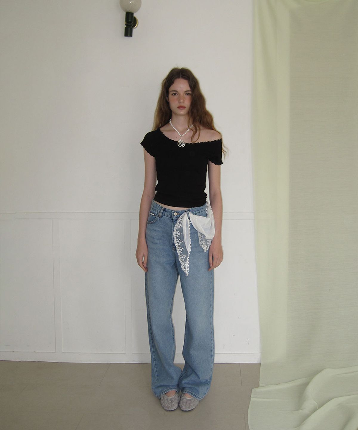 어패럴아카이브(APPAREL ARCHIVE) Tiana lace off-shoulder tee - Black