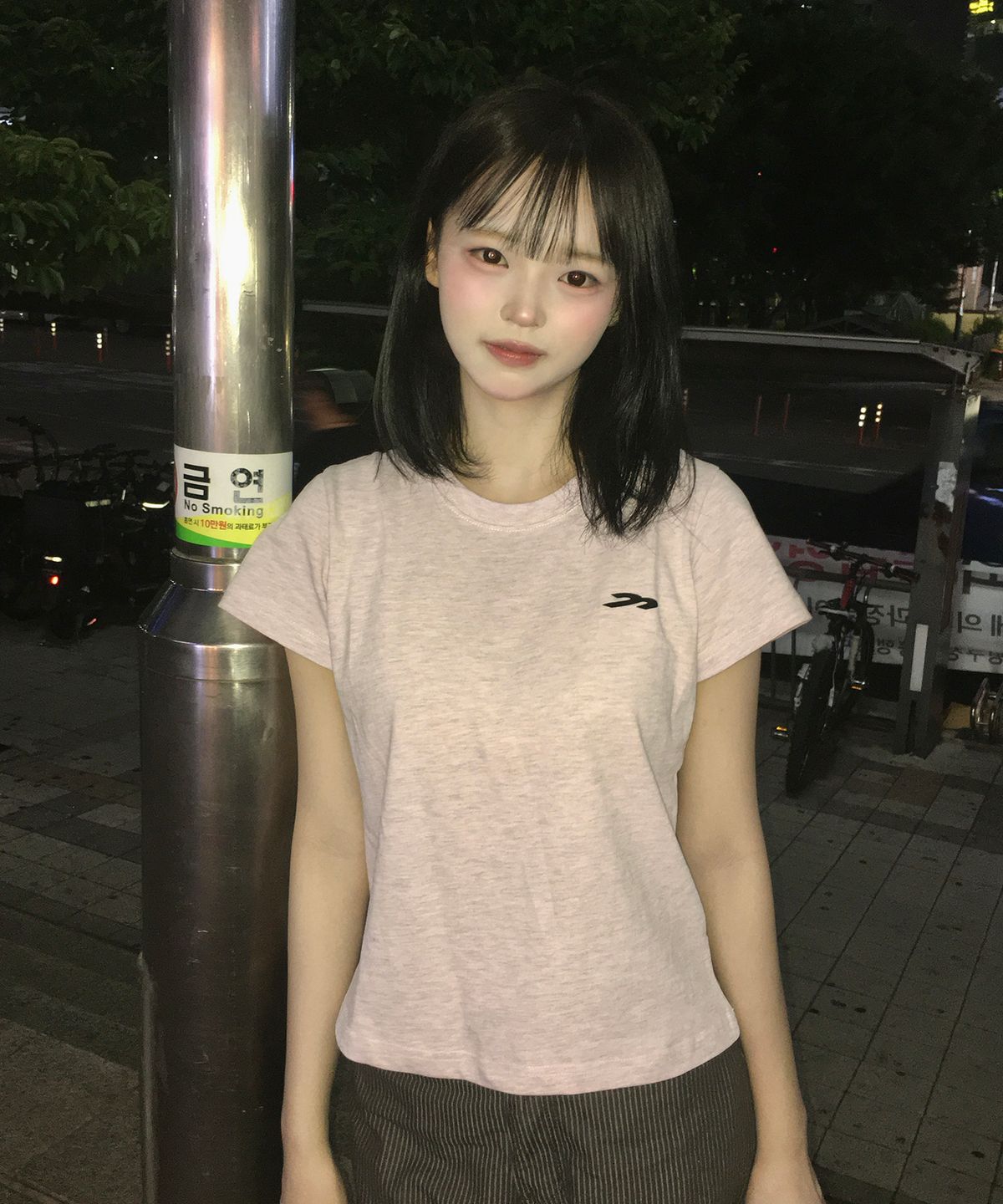 탄산마그네슘(TANSANMAGNESIUM) 포니 아플리케 티셔츠 (핑크)