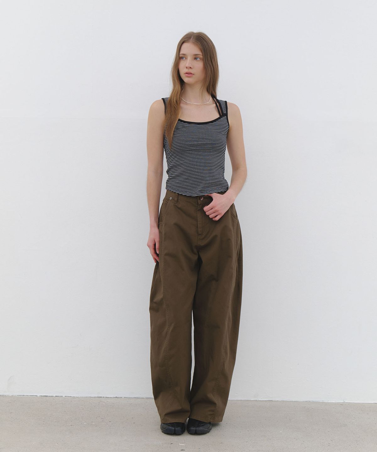 클루니(CLUNY) Dual Strap Stripe Sleeveless Top - white