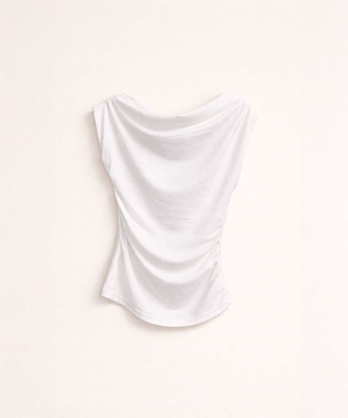 320쇼룸(320SHOWROOM) Drape Off-Shoulder Slim Fit Top Ivory