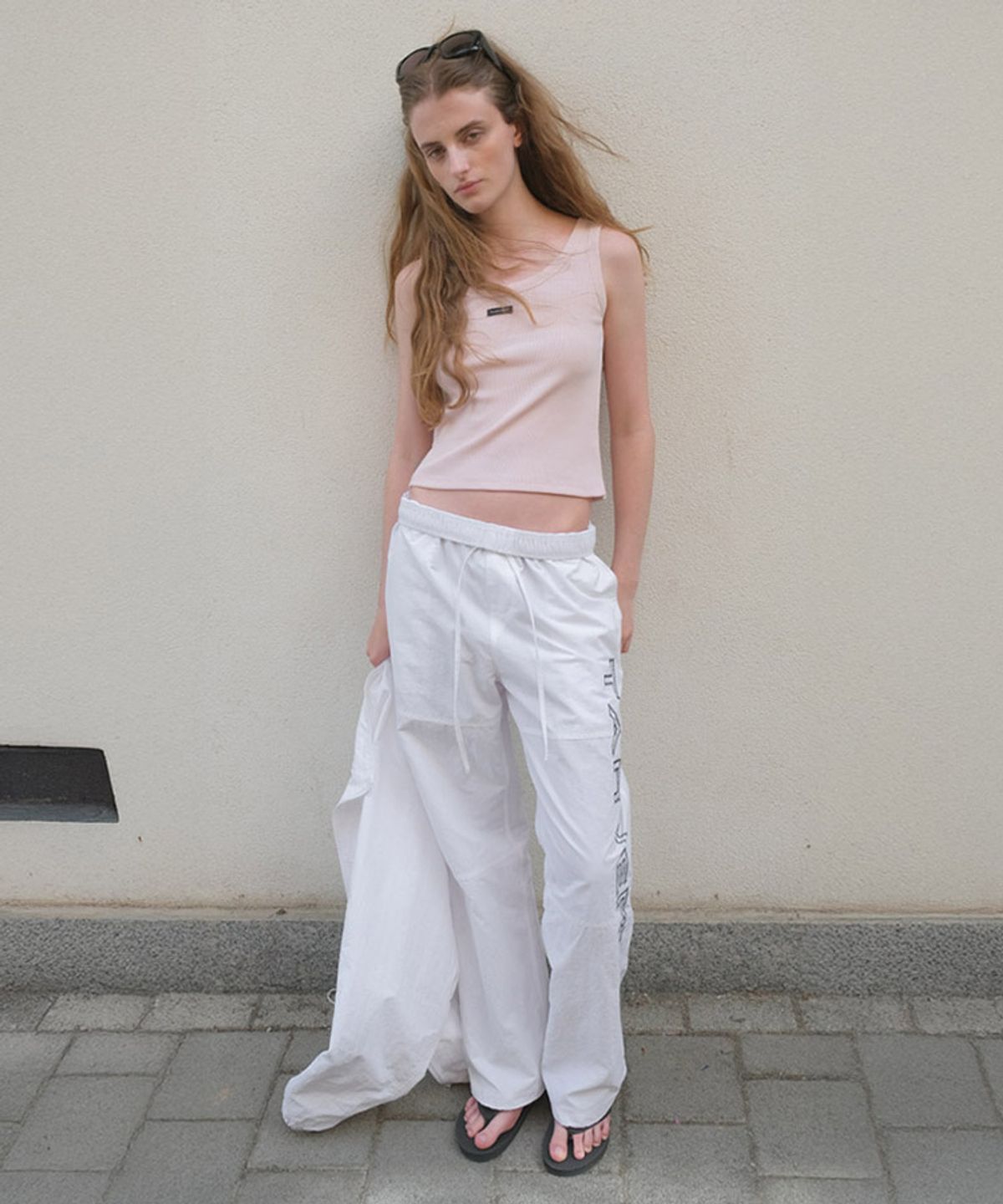 타버트(TARVERT) Aero Embroidery Nylon Pants - White