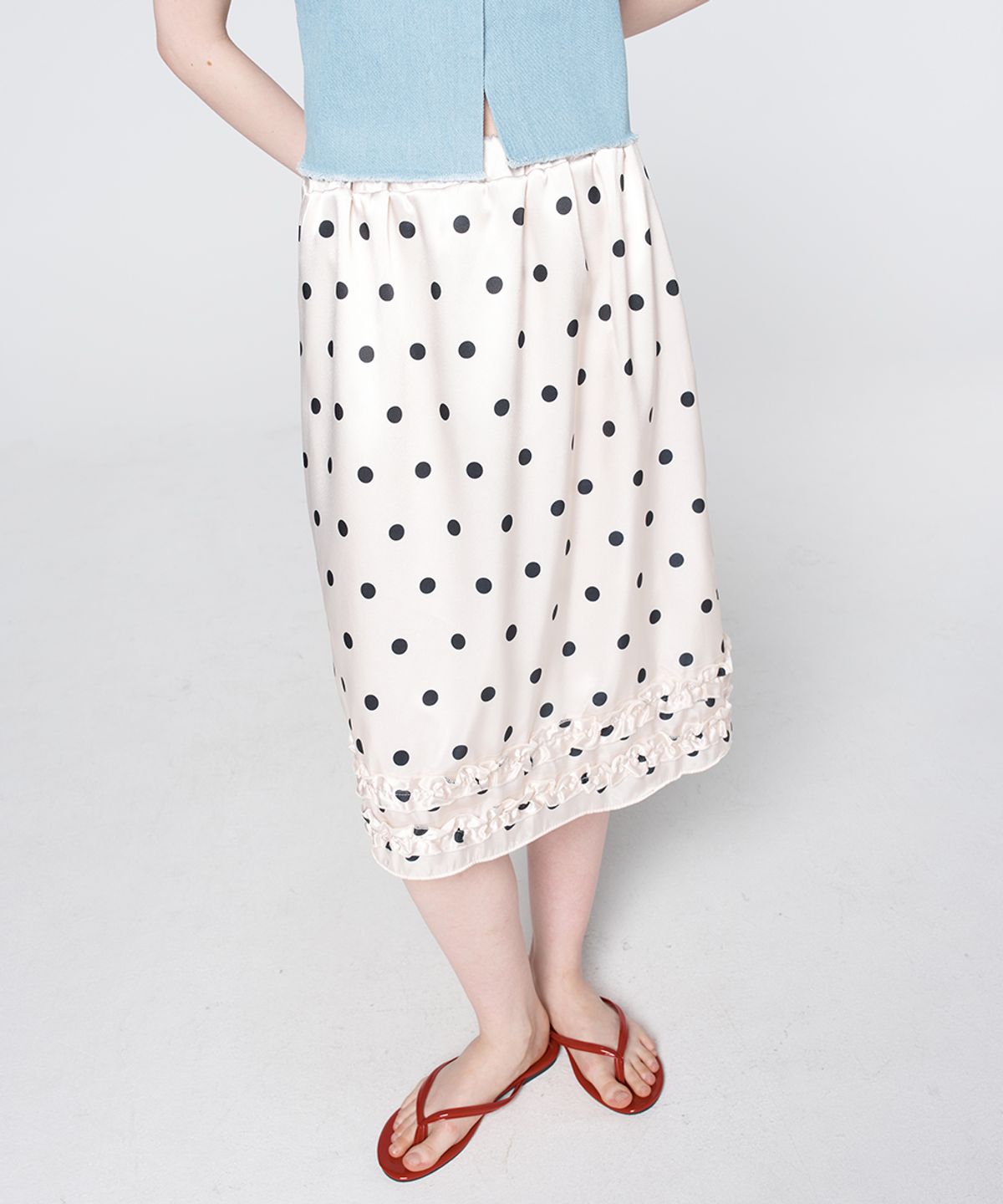 320쇼룸(320SHOWROOM) Polka Dot Satin Ruffle Elastic Waist Skirt Ivory