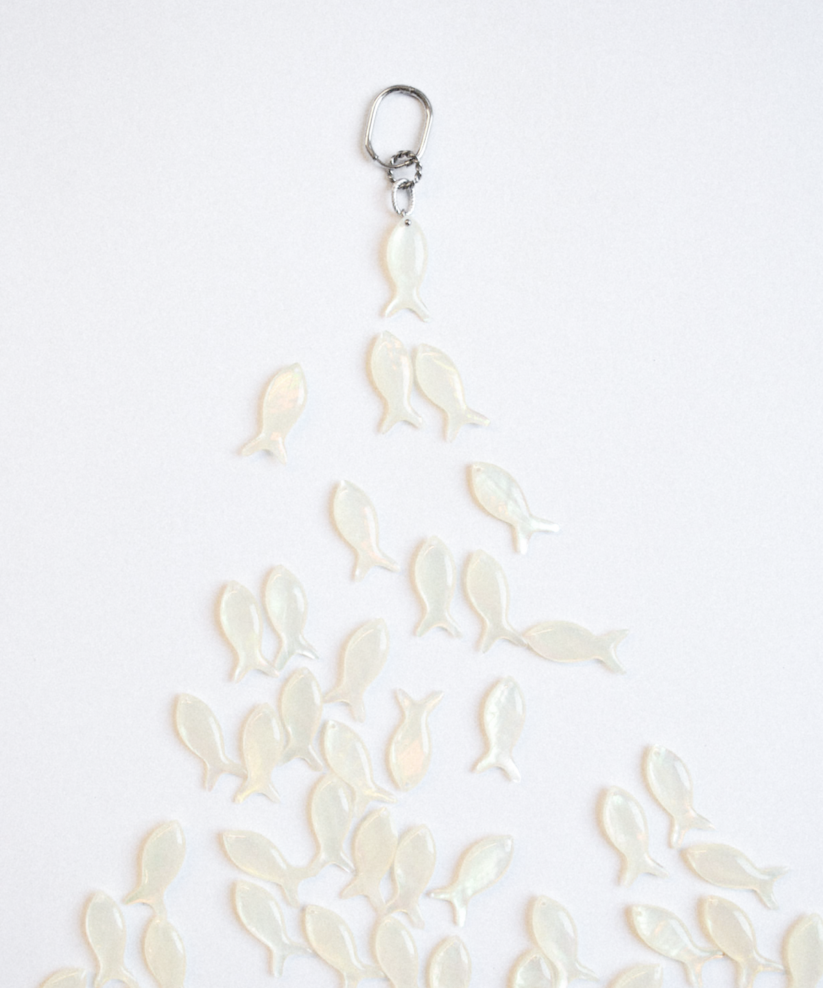 이보키(EVOKY) Nacre fish charm
