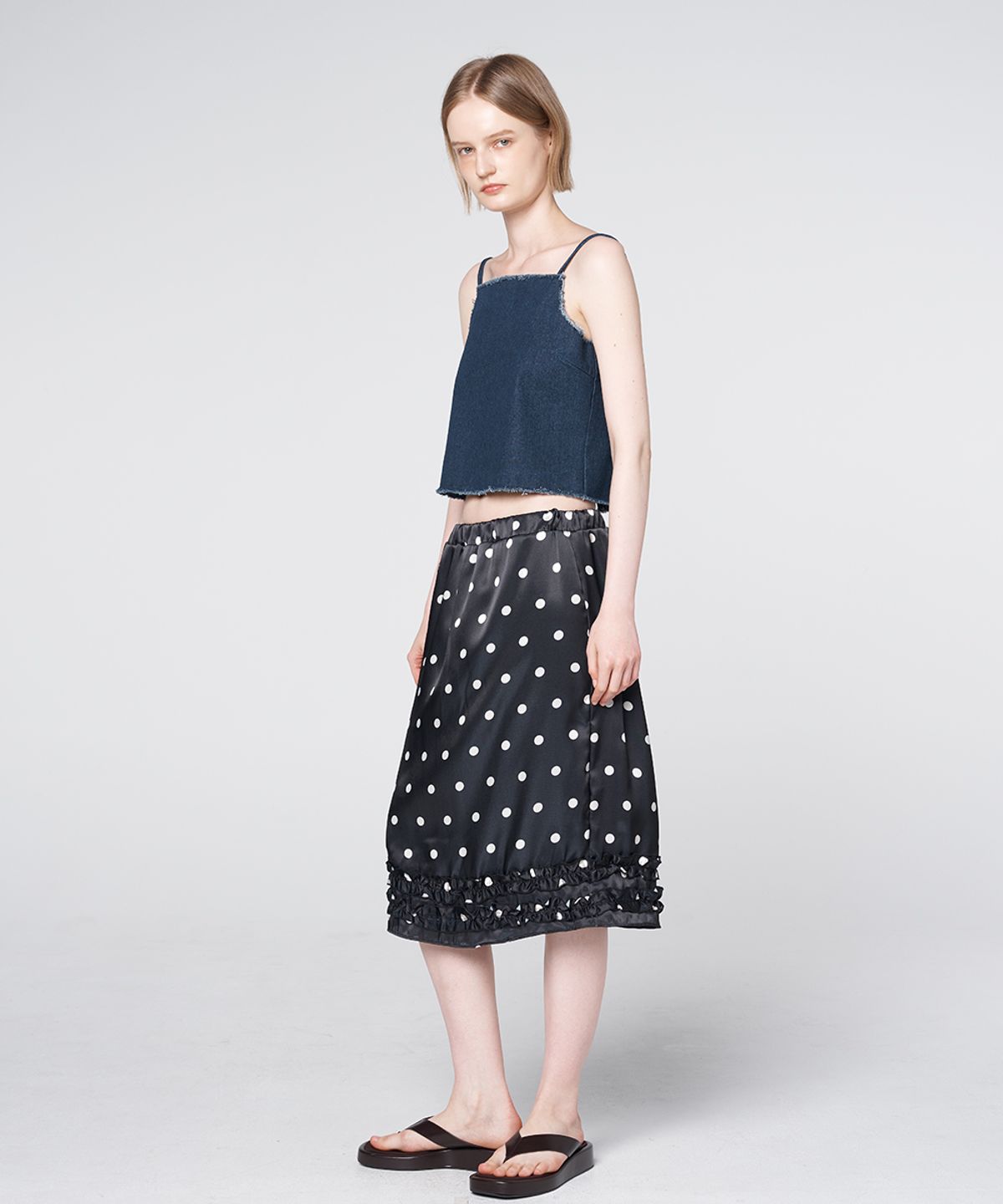 320쇼룸(320SHOWROOM) Polka Dot Satin Ruffle Elastic Waist Skirt Black