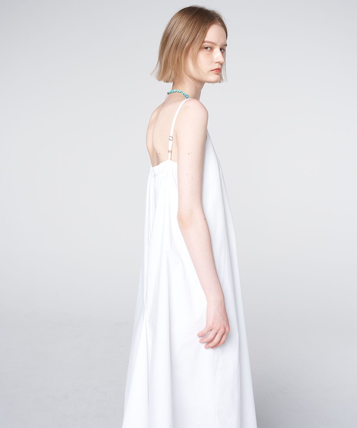 320쇼룸(320SHOWROOM) Cotton V-Neck Pocket Slip Dress White
